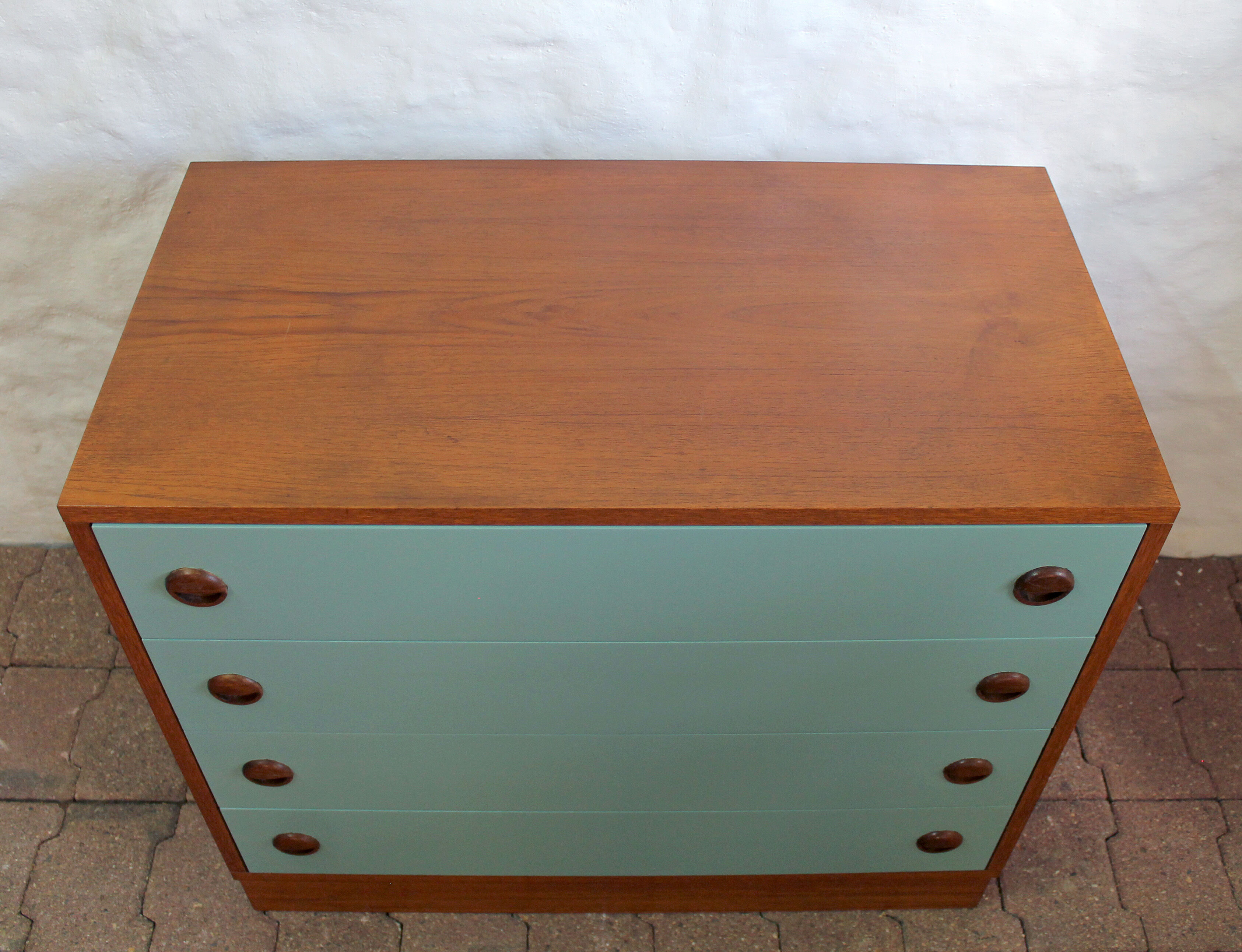 Vintage Scandinavian chest of drawers