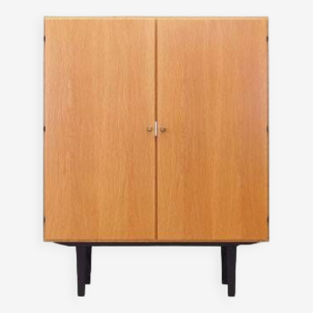 Armoire en frêne, design danois, années 1970, production : Danemark