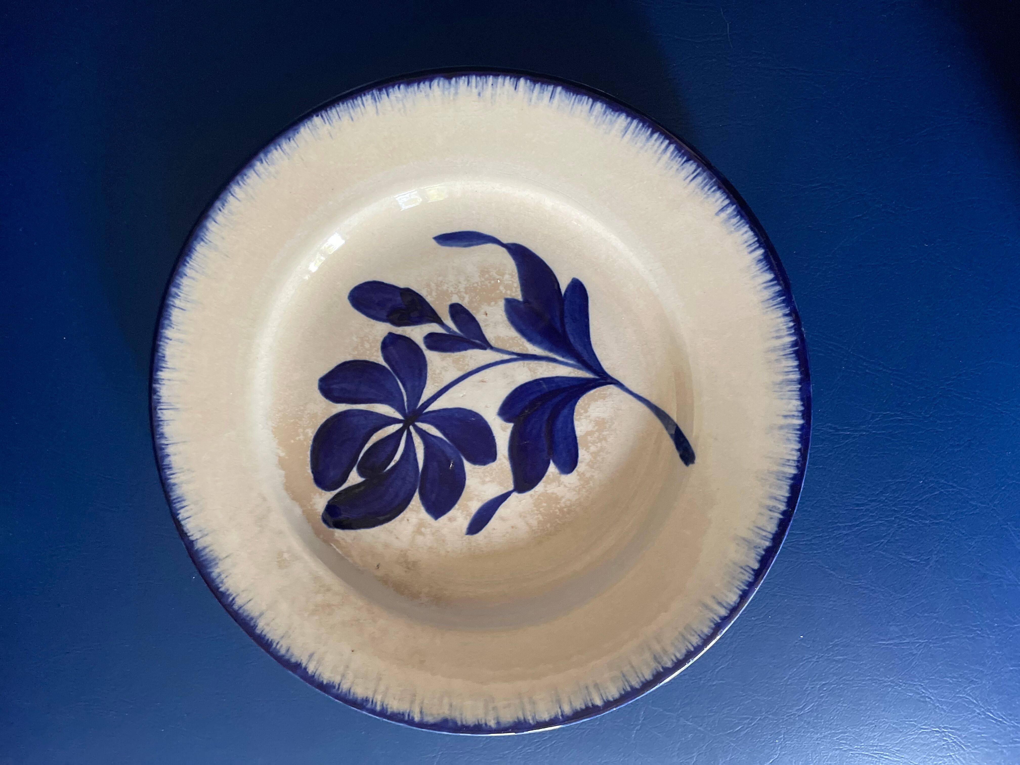 Plates model thebes salins iron earth