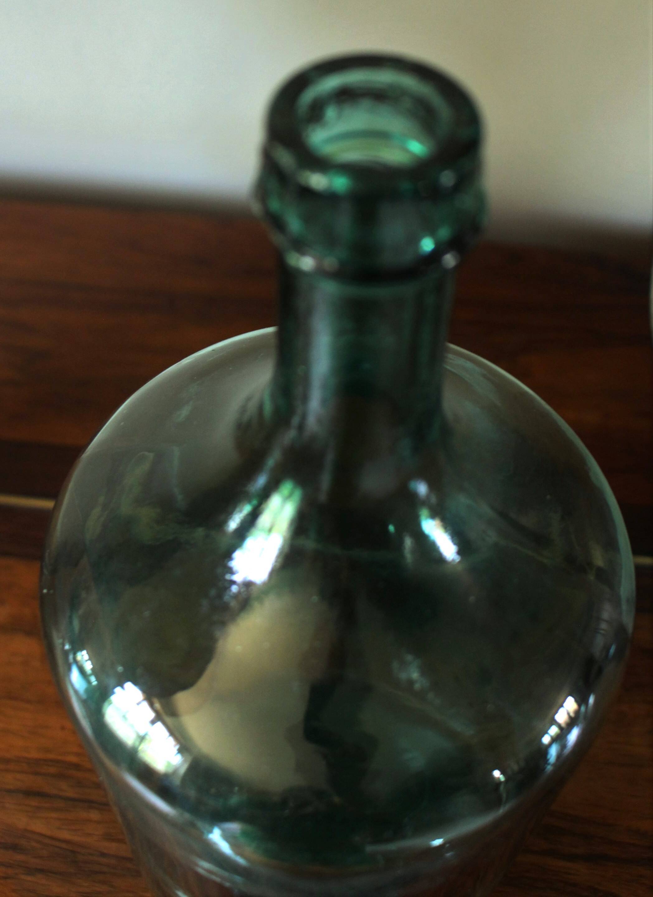 Green glass demijohn 2 L Viresa