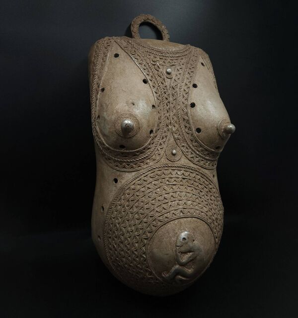 Art Africain • Masque Ventral Ndimu • Makondé • Tanzanie • Aluminium