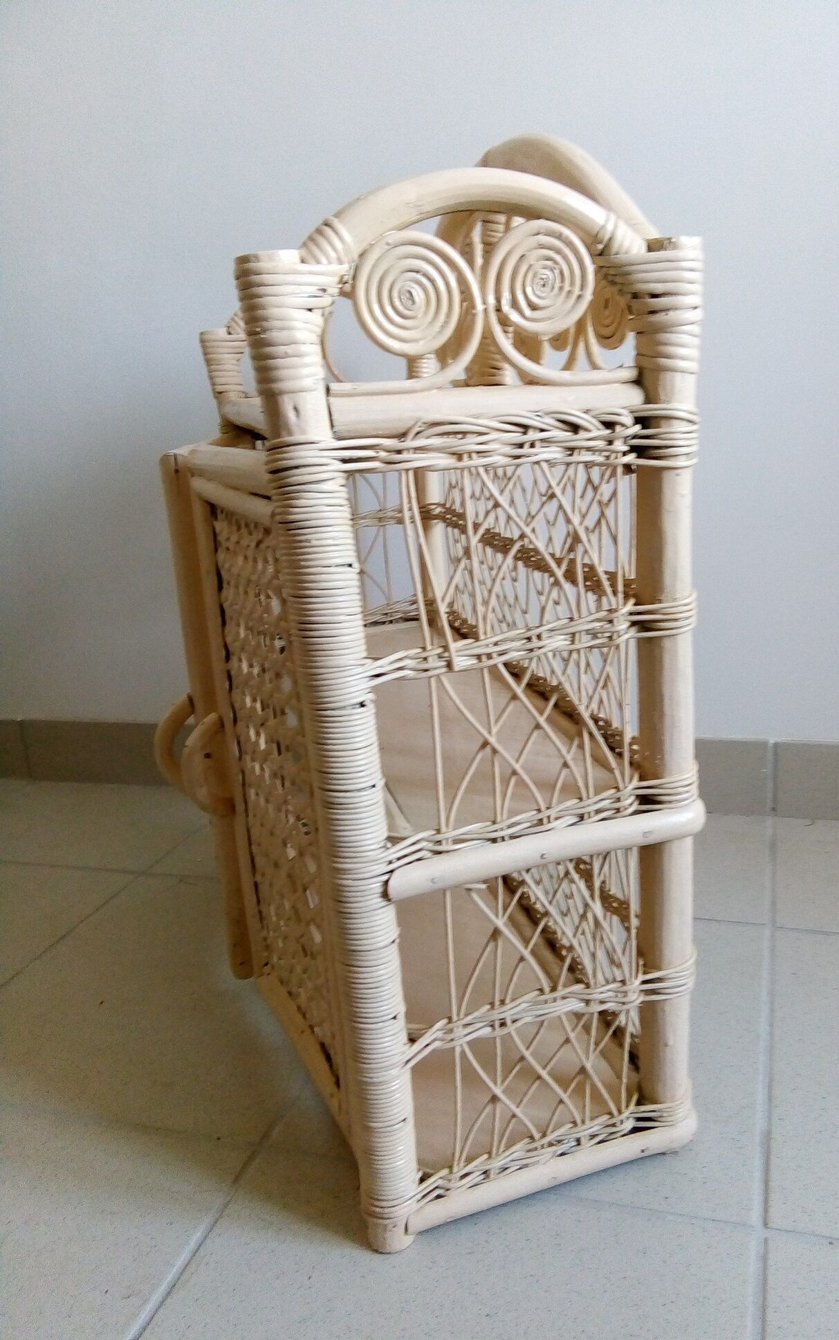 Rattan shelf bamboo 2 doors