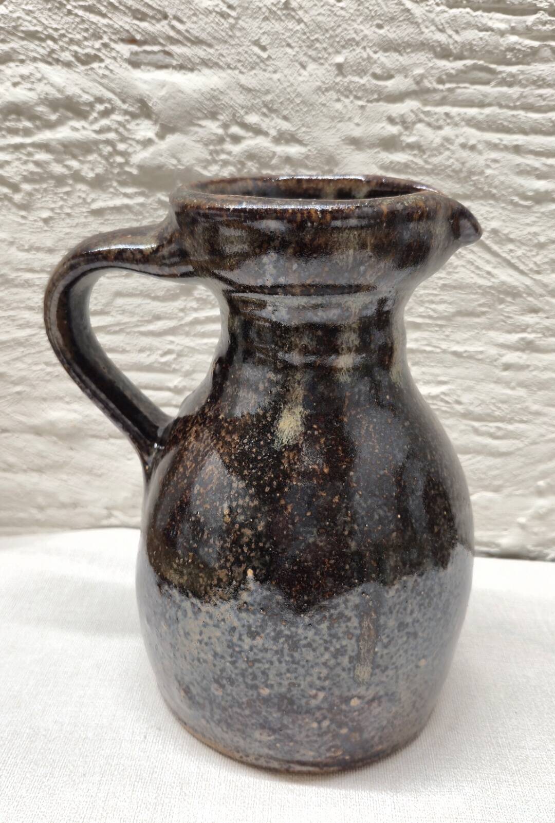 Pichet grès.de Puisaye vernissé brun