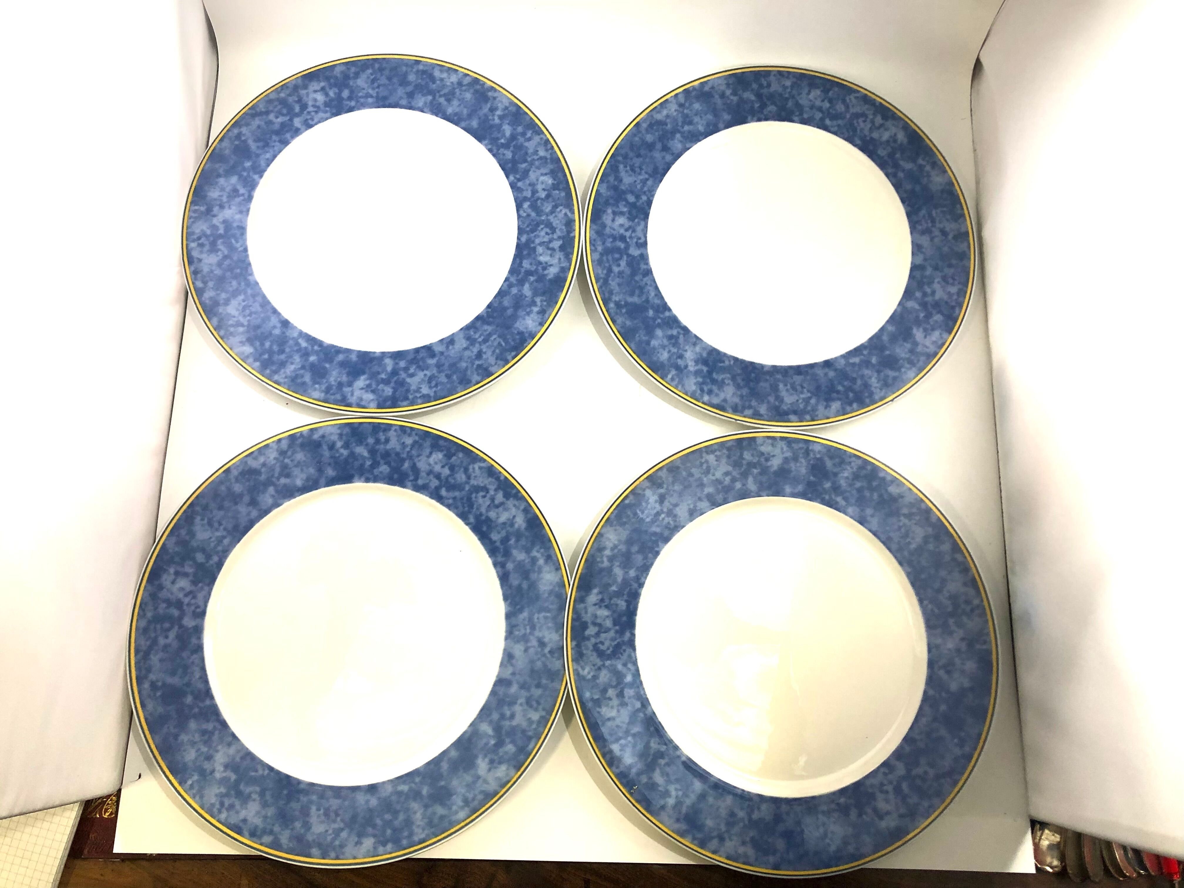 4 white and blue presentation plates Villeroy Boch large plate