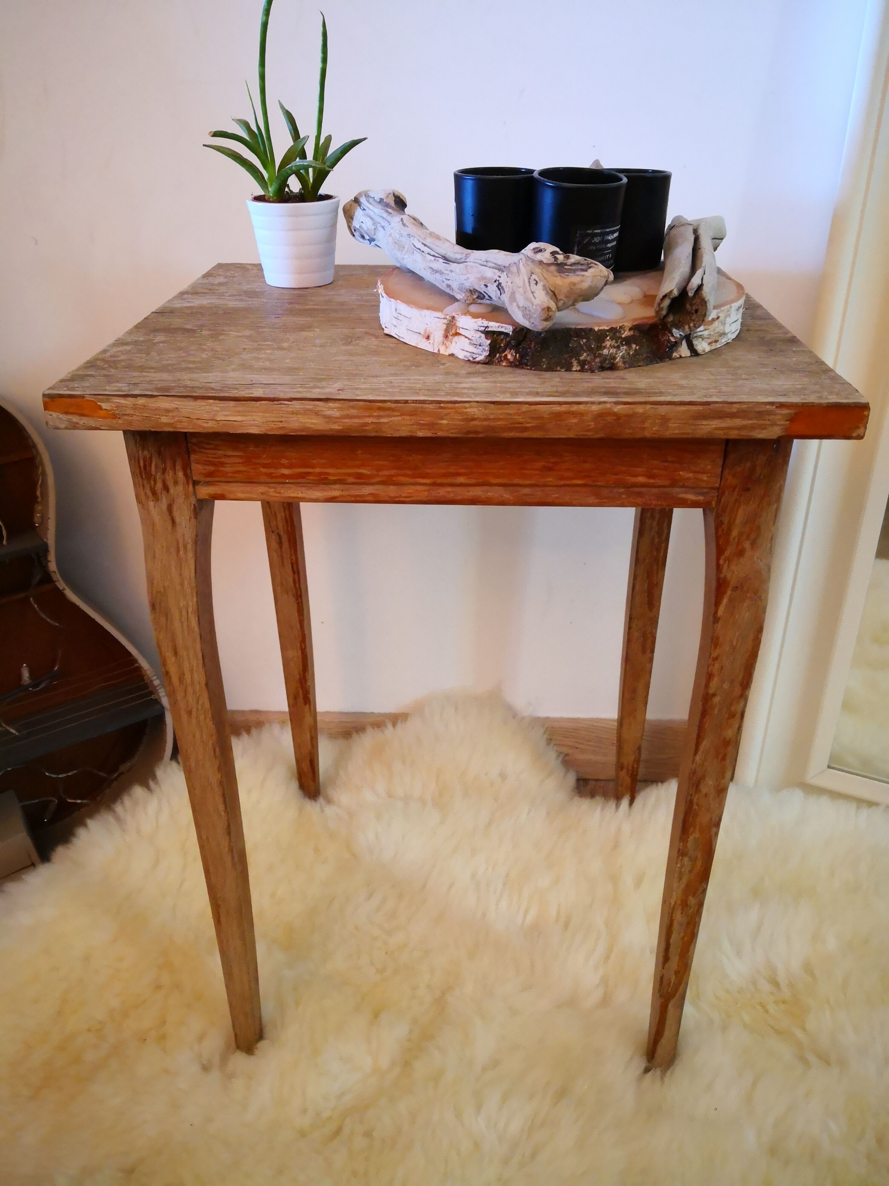 Side table / shabby chic sofa tip
