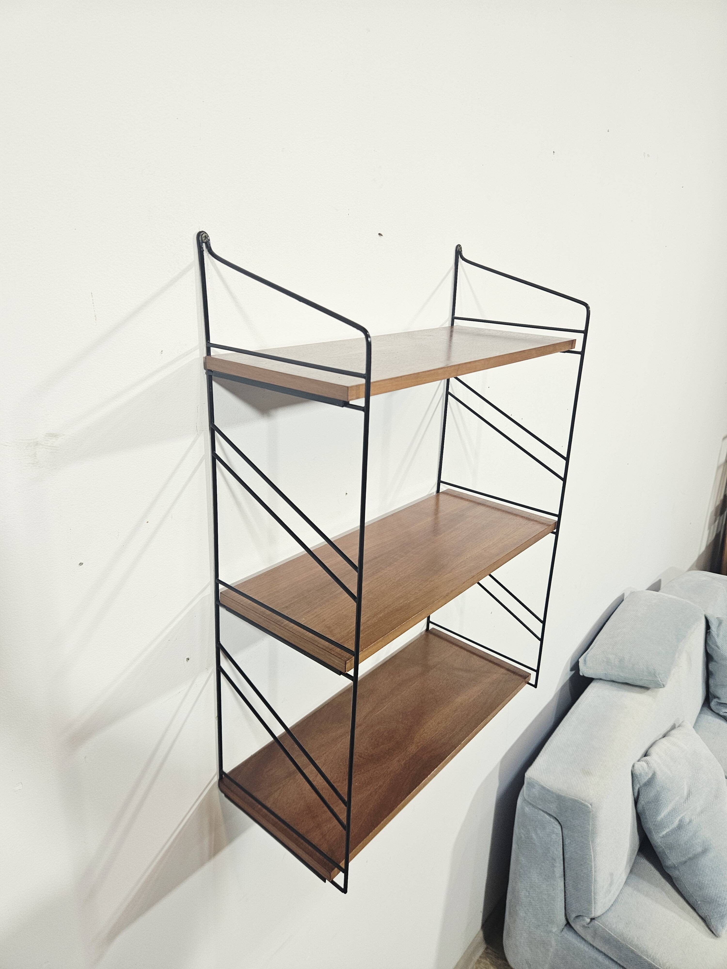 Étagère murale Mid-Century / String / Tomado / années 1970.