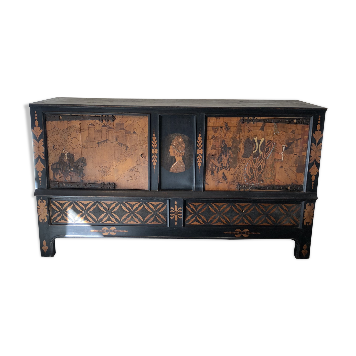 Sideboard the age of beauty