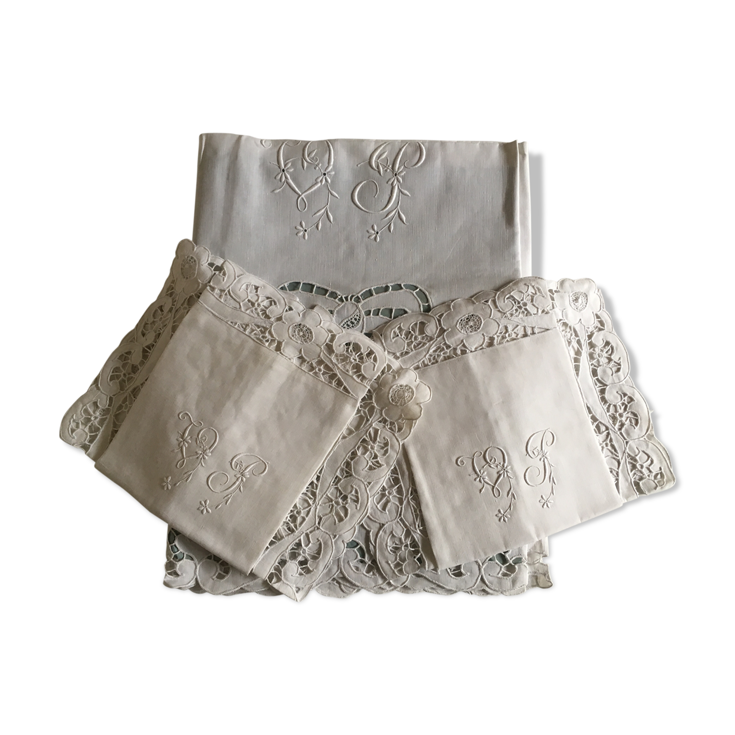 Sheet and pillowcases embroidered linen Richelieu old Castle