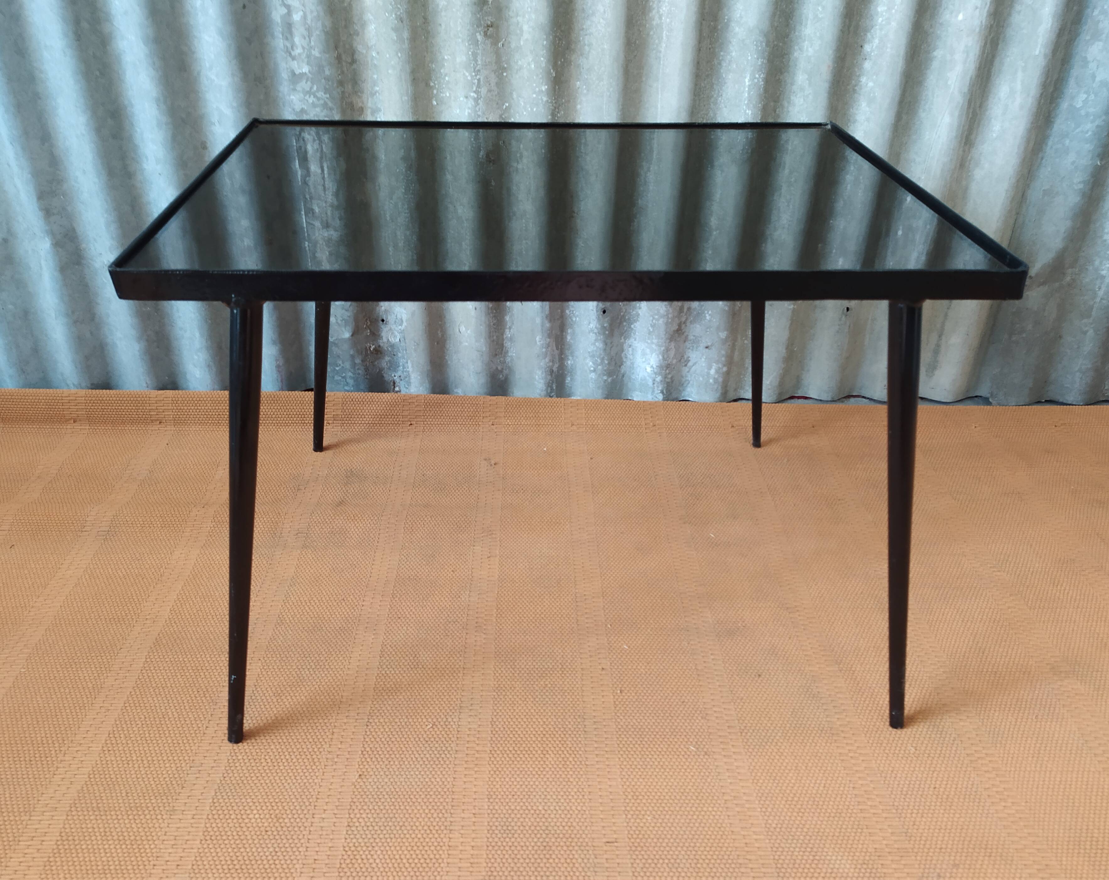 Table bass feet compass