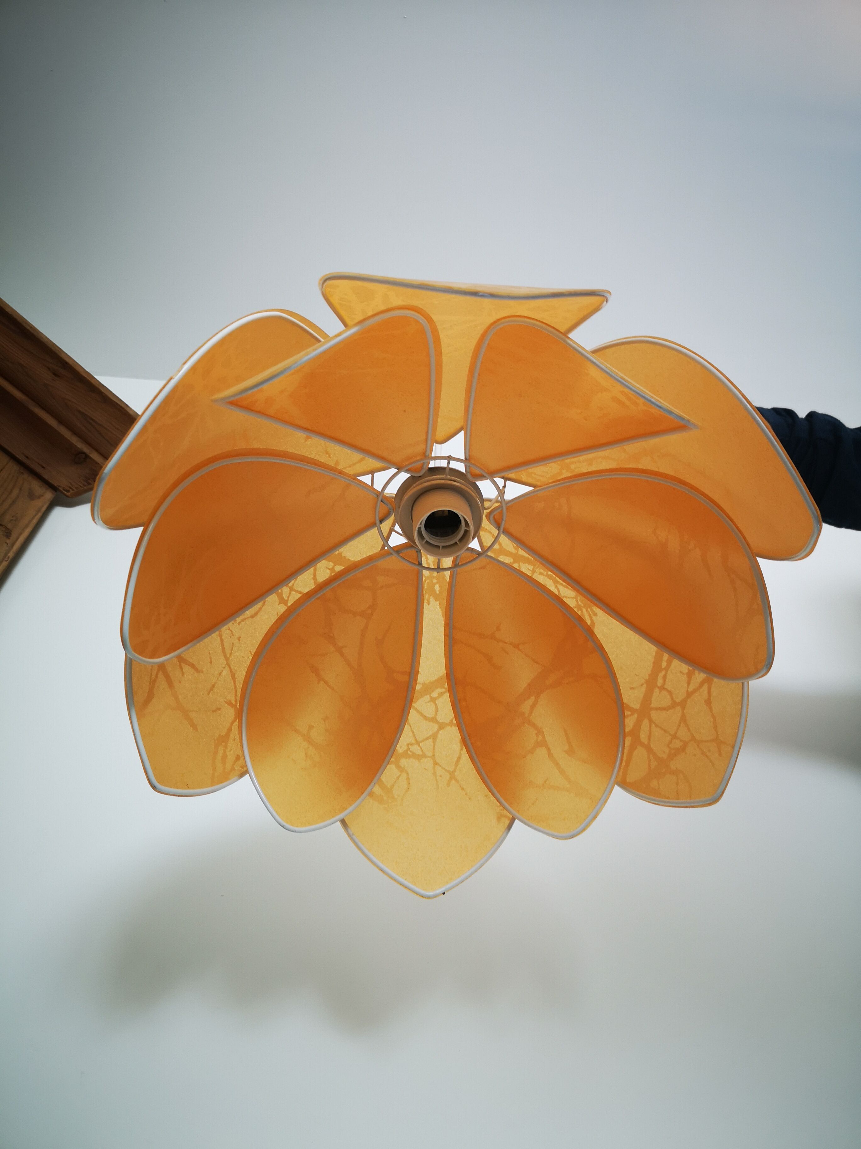 Suspension lotus flower