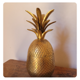 Pineapple shaped covered pot