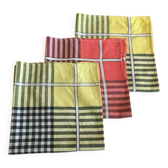 3 red/yellow bistro napkins 47 x 47