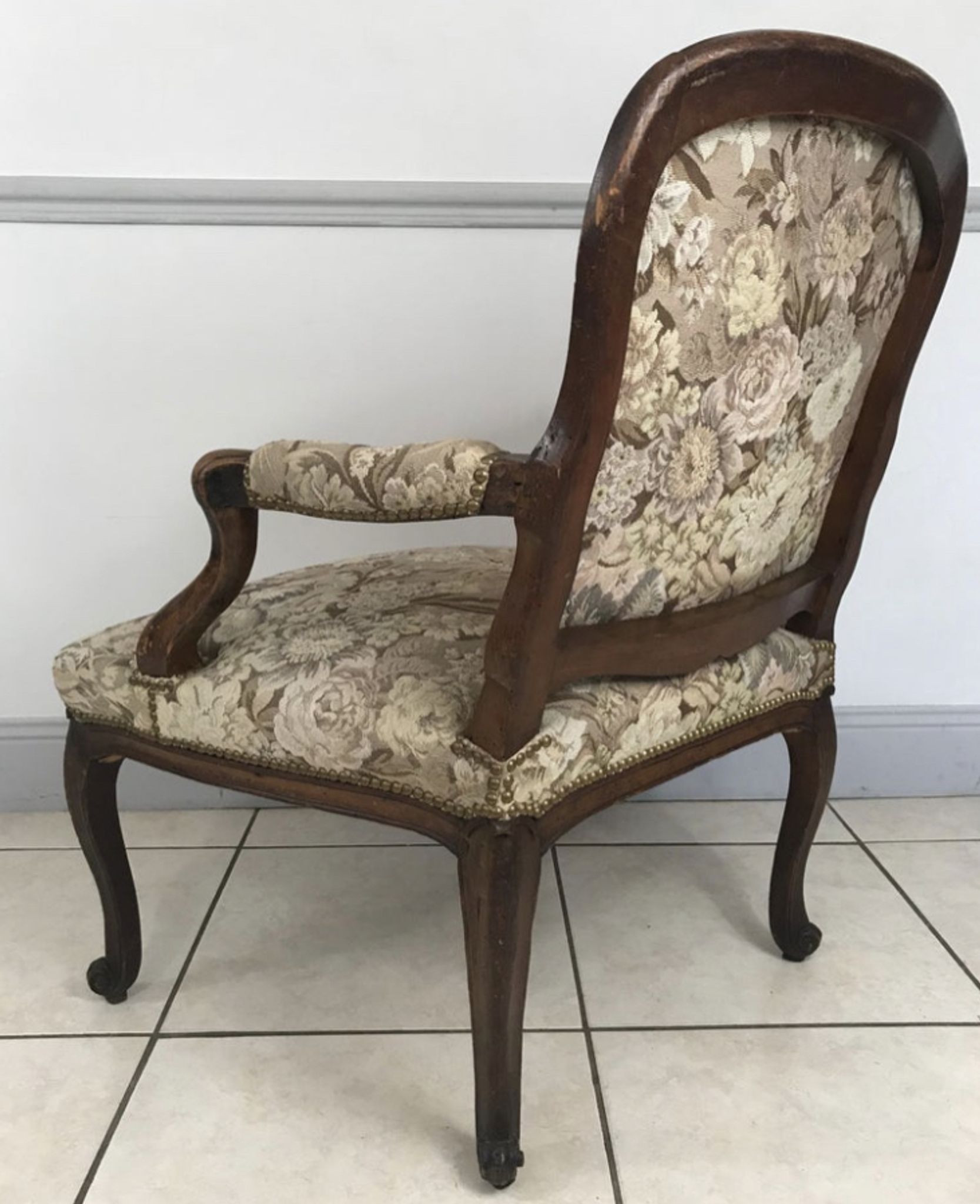 Louis XV vintage cabriolet armchair "à la Reine", 18th century