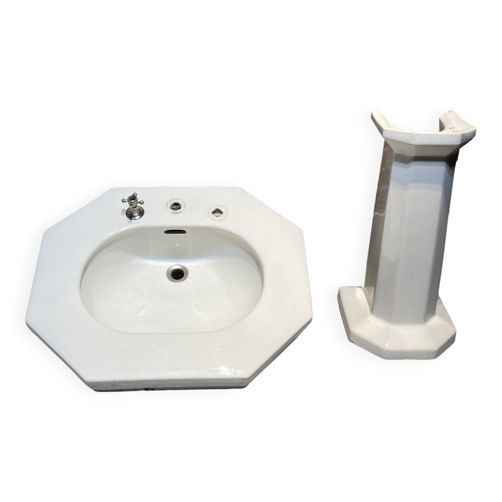 Vasque sur pied blanc