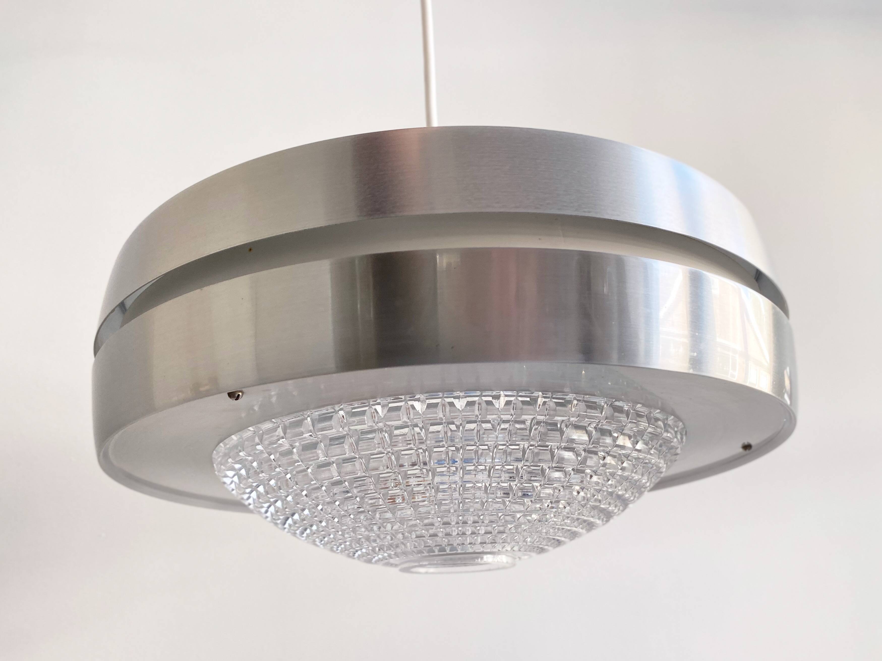 Vintage RAAK hanging lamp B-1044, aluminium and glass shade