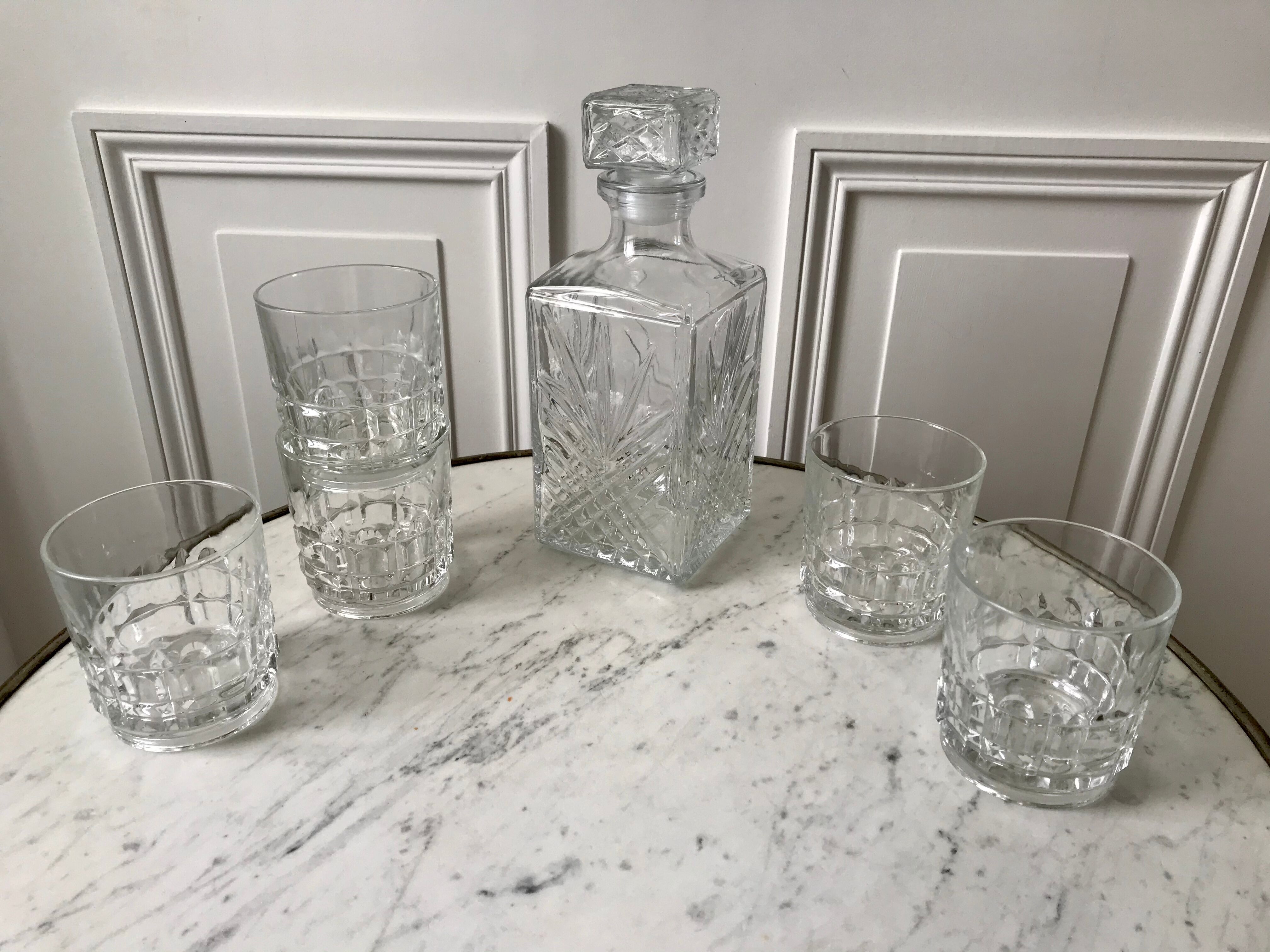 Set consisting of a carafé and 5 70s crystal whiskey glasses