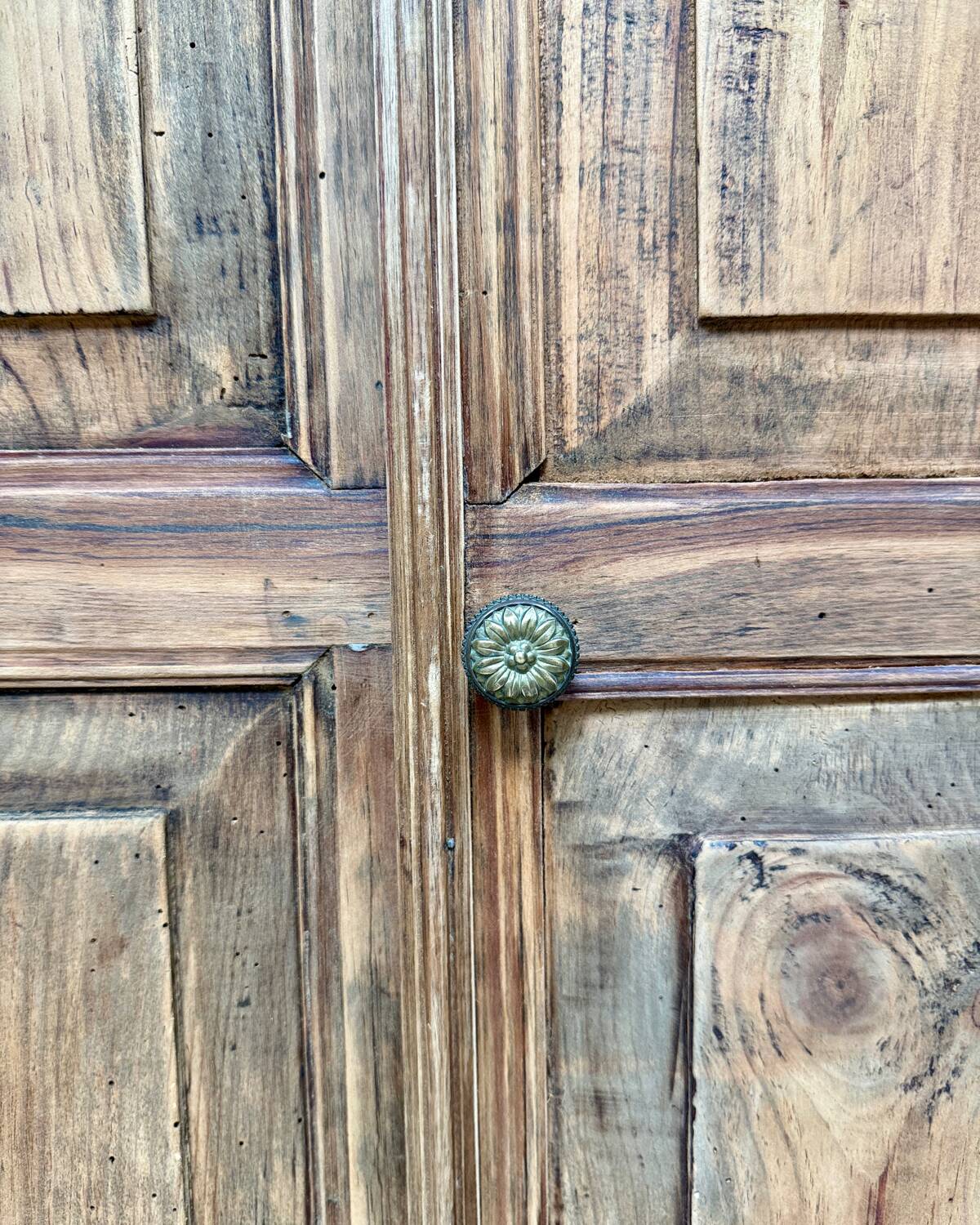Large Parisian wardrobe with hanging space (renovated)