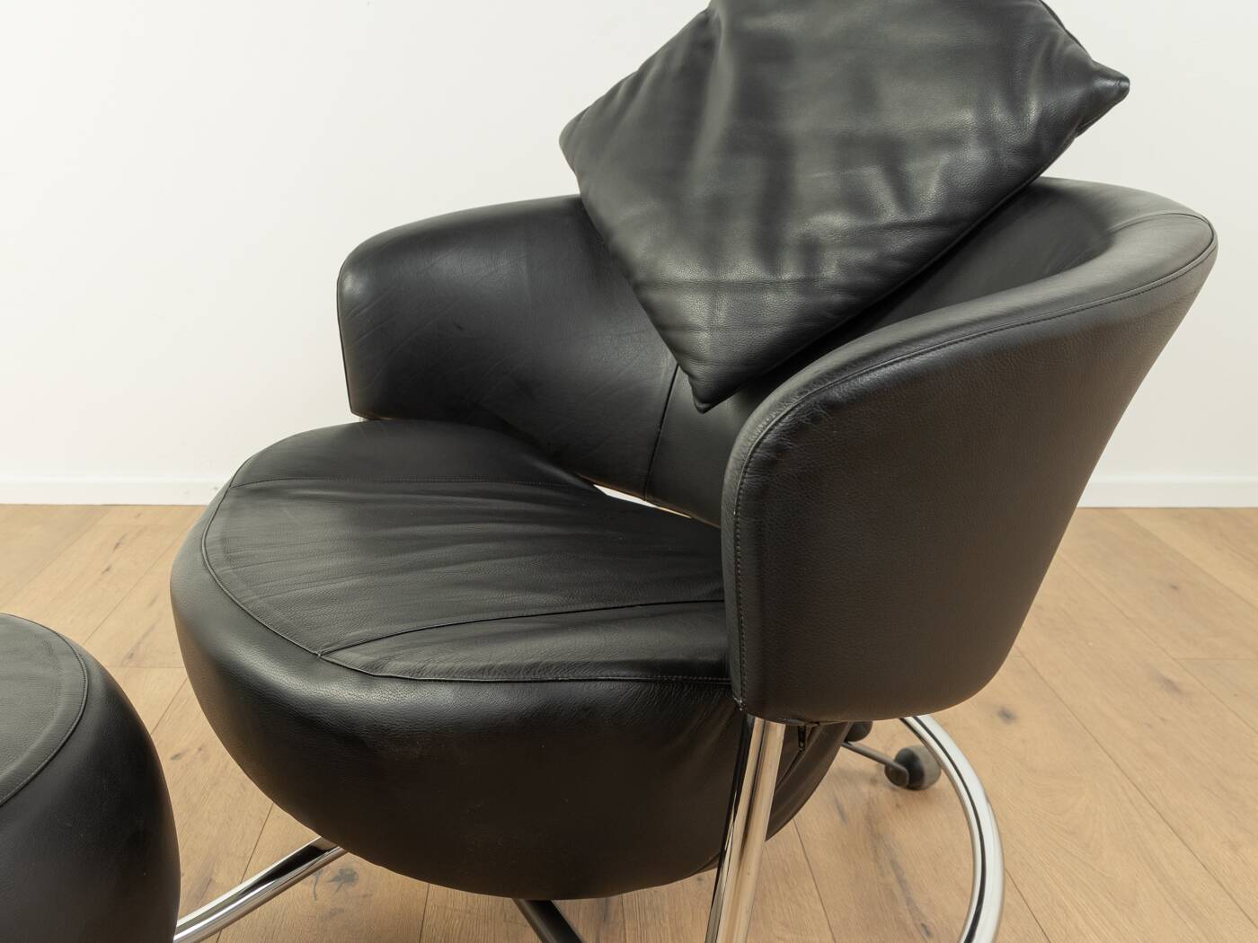 Girotonda armchair & ottoman, Francesco Binfaré, Cassina