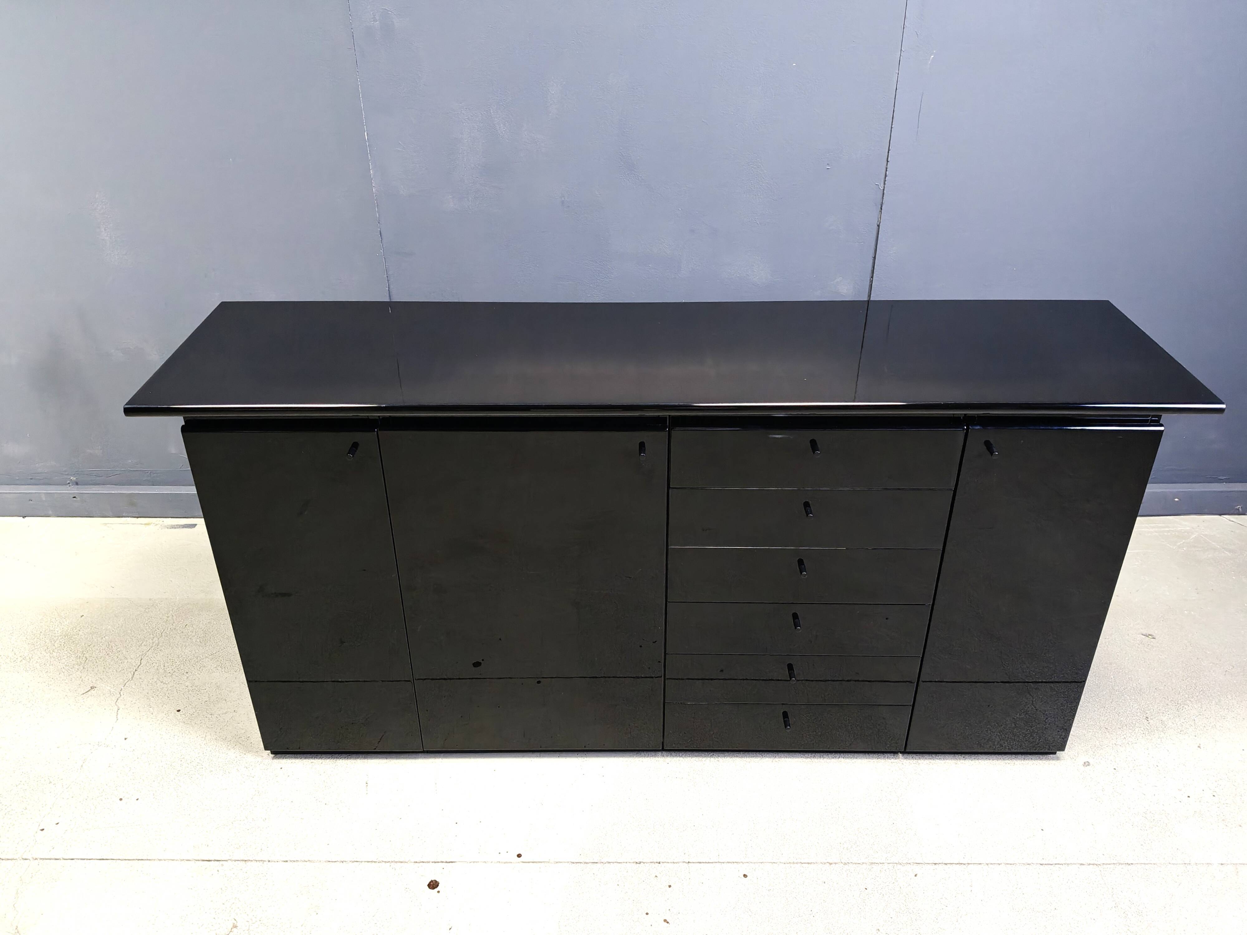 Vintage Italian Gloss sideboard, 1970s