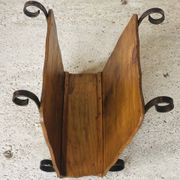 Porte revues vintage en bois et fer forgé circa 1950s