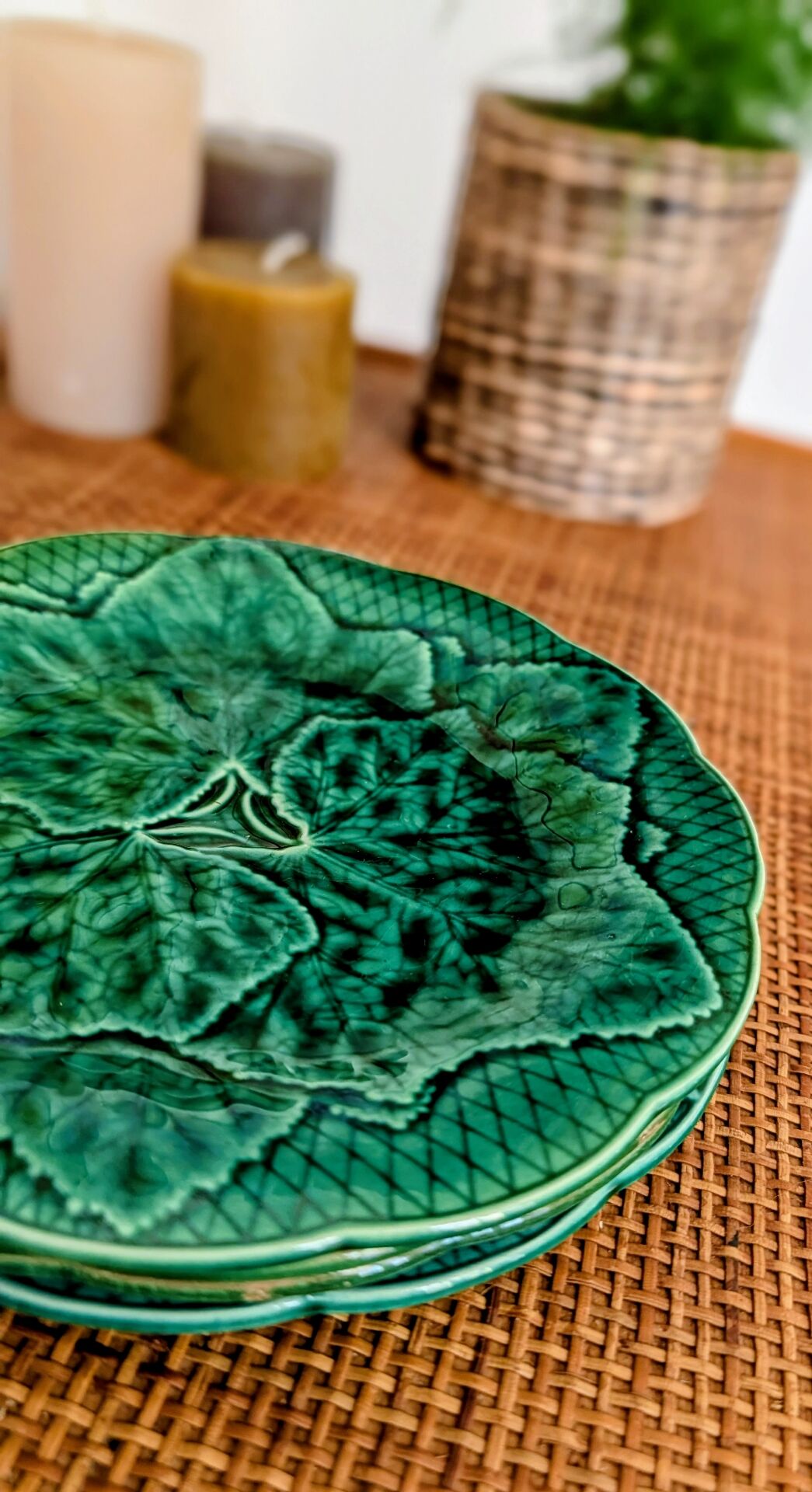 Set of 4 dessert plates in earthenware with vine leaves Gien