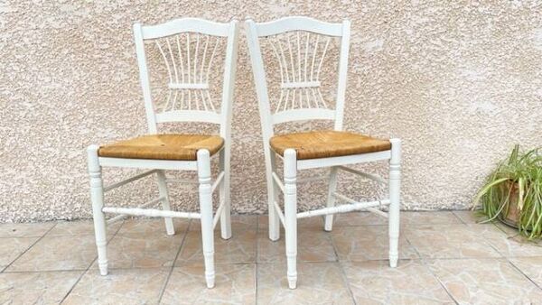 Chaises paillées blanches vintage
