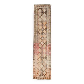 Tapis de couloir turc rouge et brun