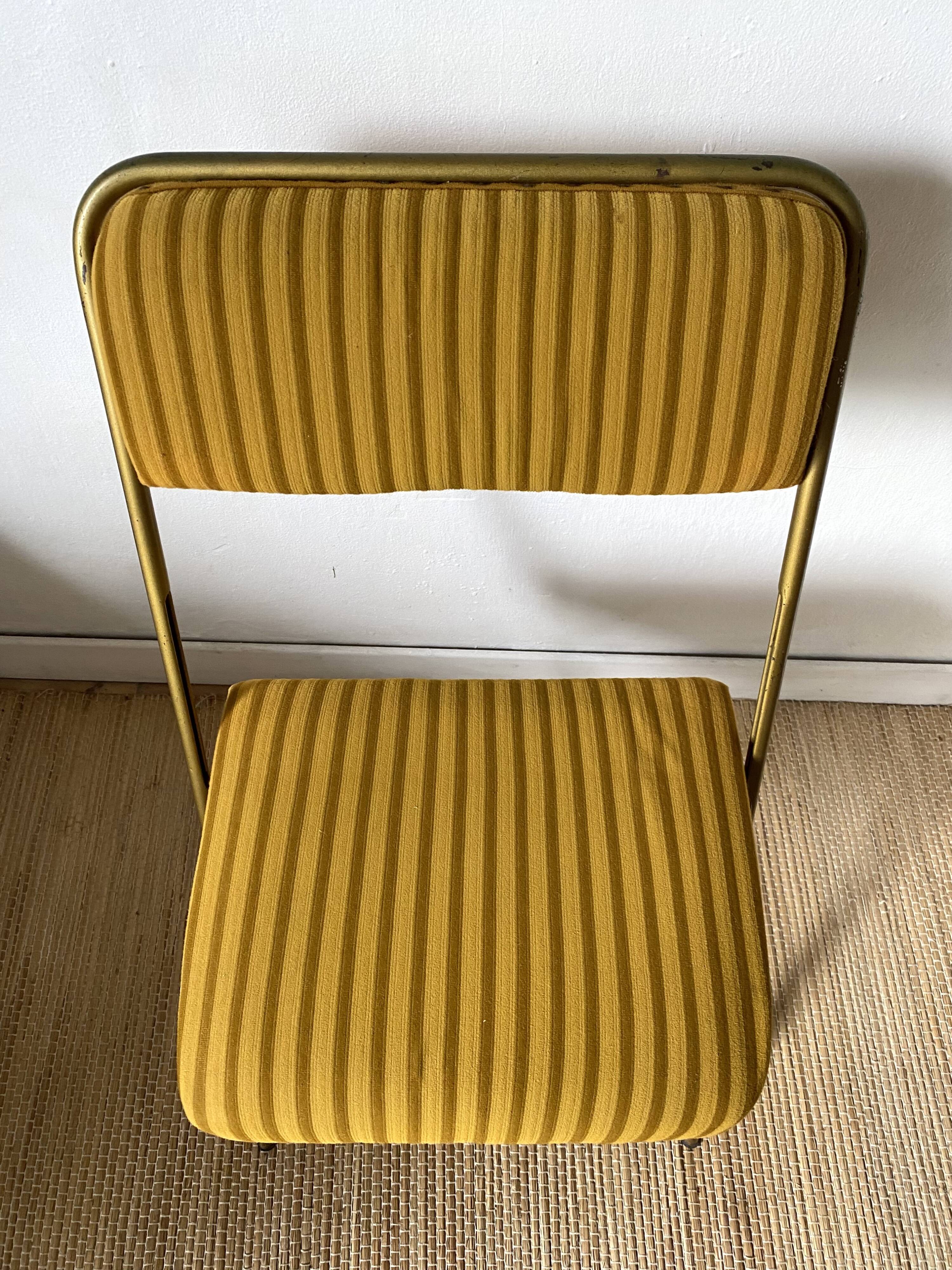 Lafuma folding chairs in velvet and gold metal