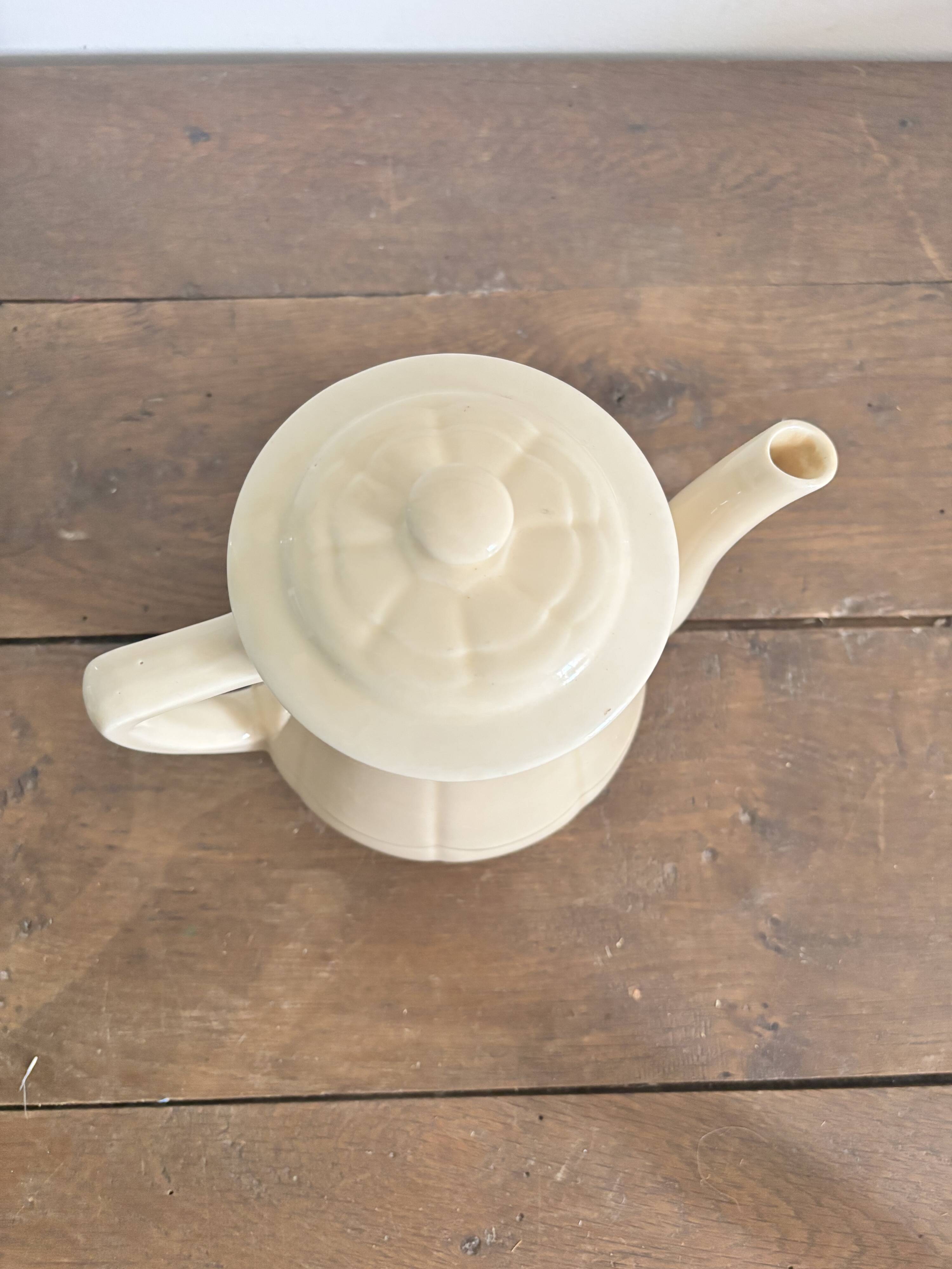 Antique ivory earthenware teapot – Art Deco style – 1930s/50s