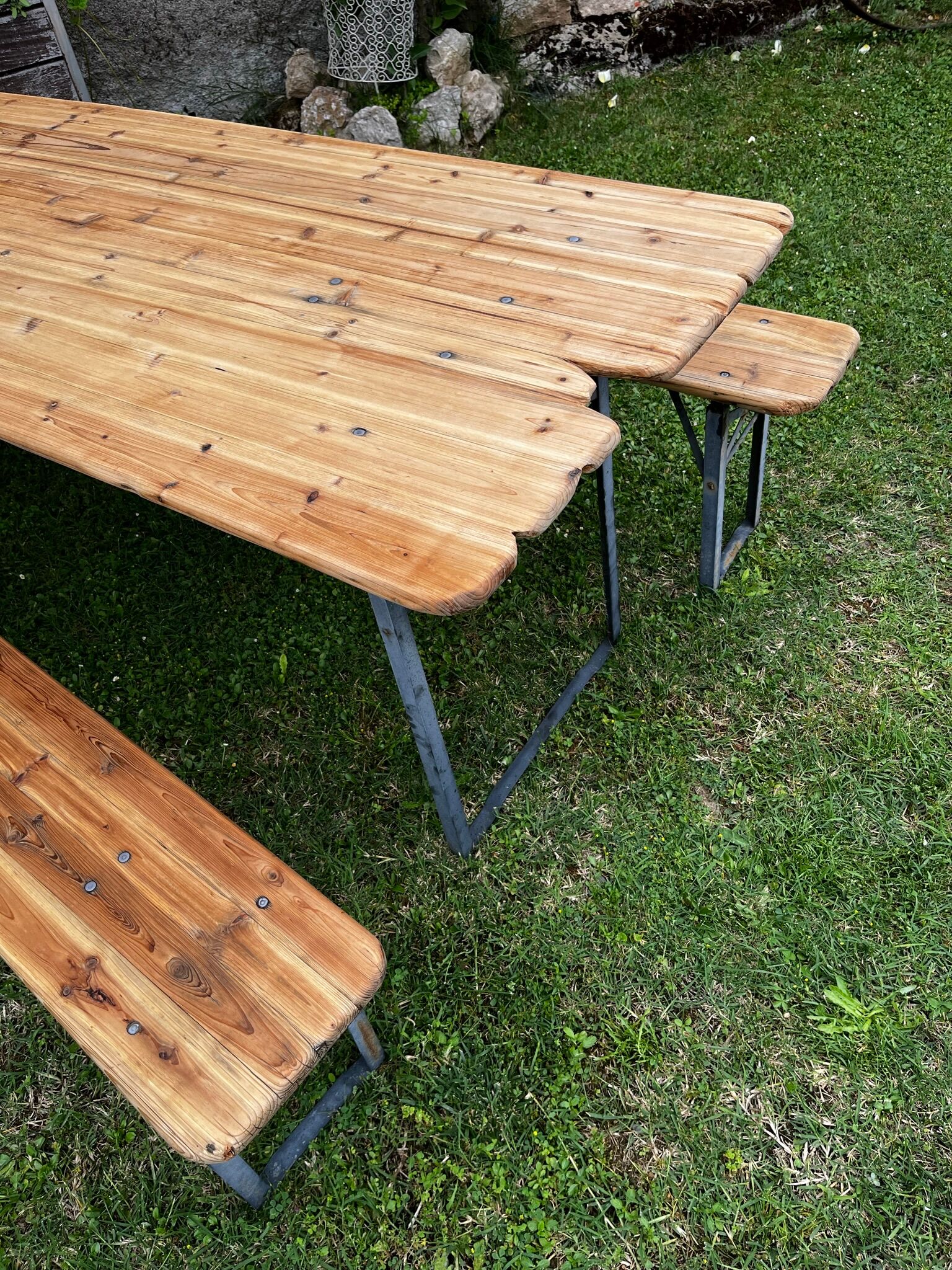 Guinguette table and benches