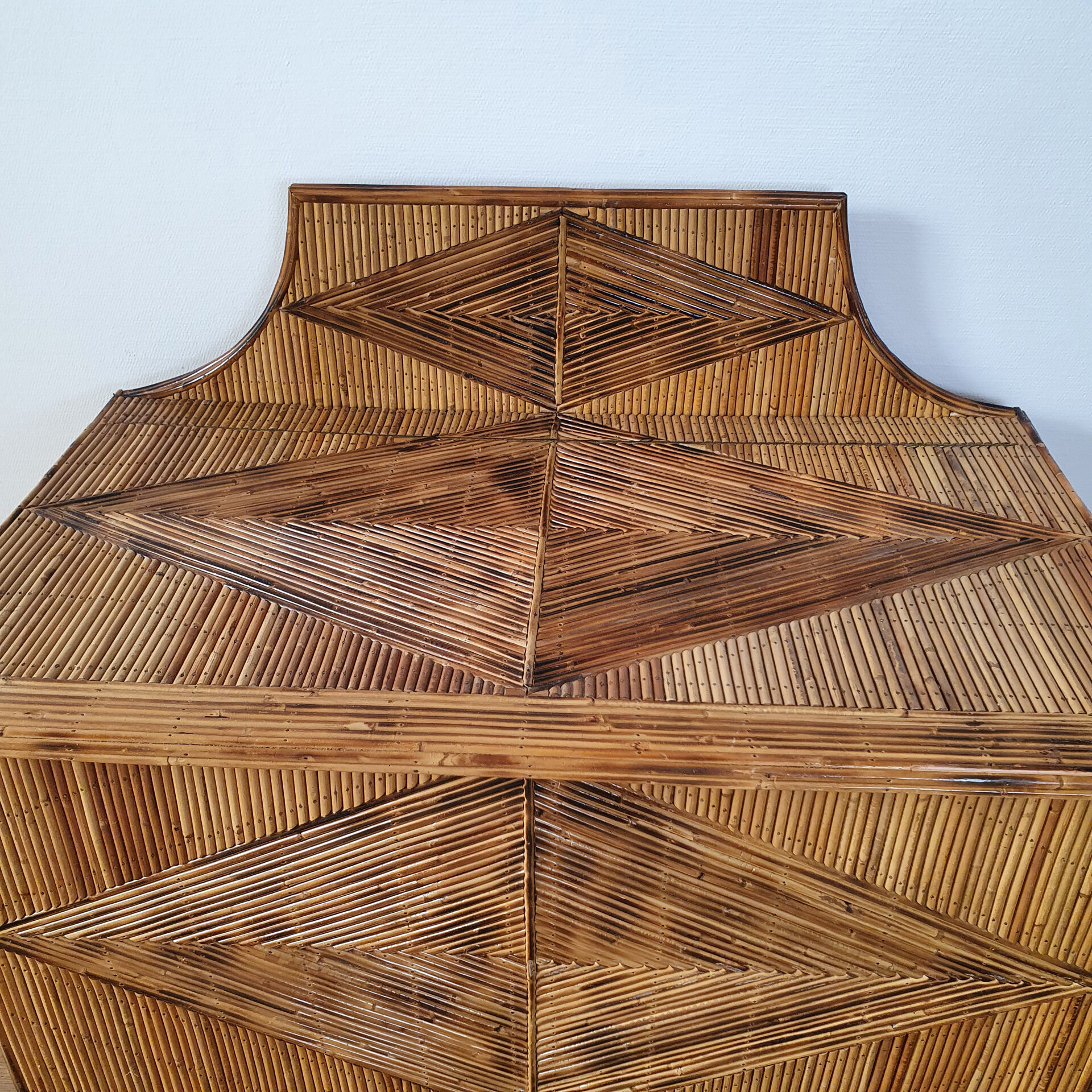 Coffre en marqueterie de rotin