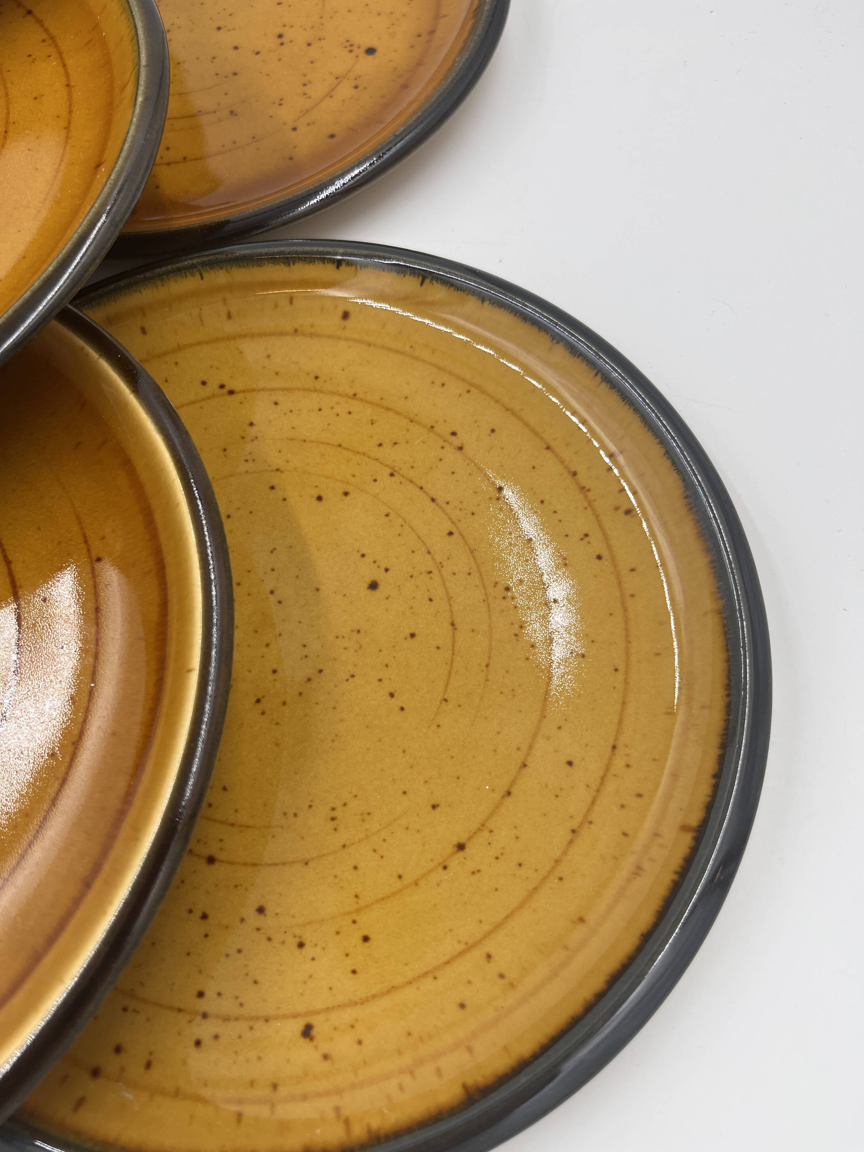 Set of 12 Palma Boch dessert plates