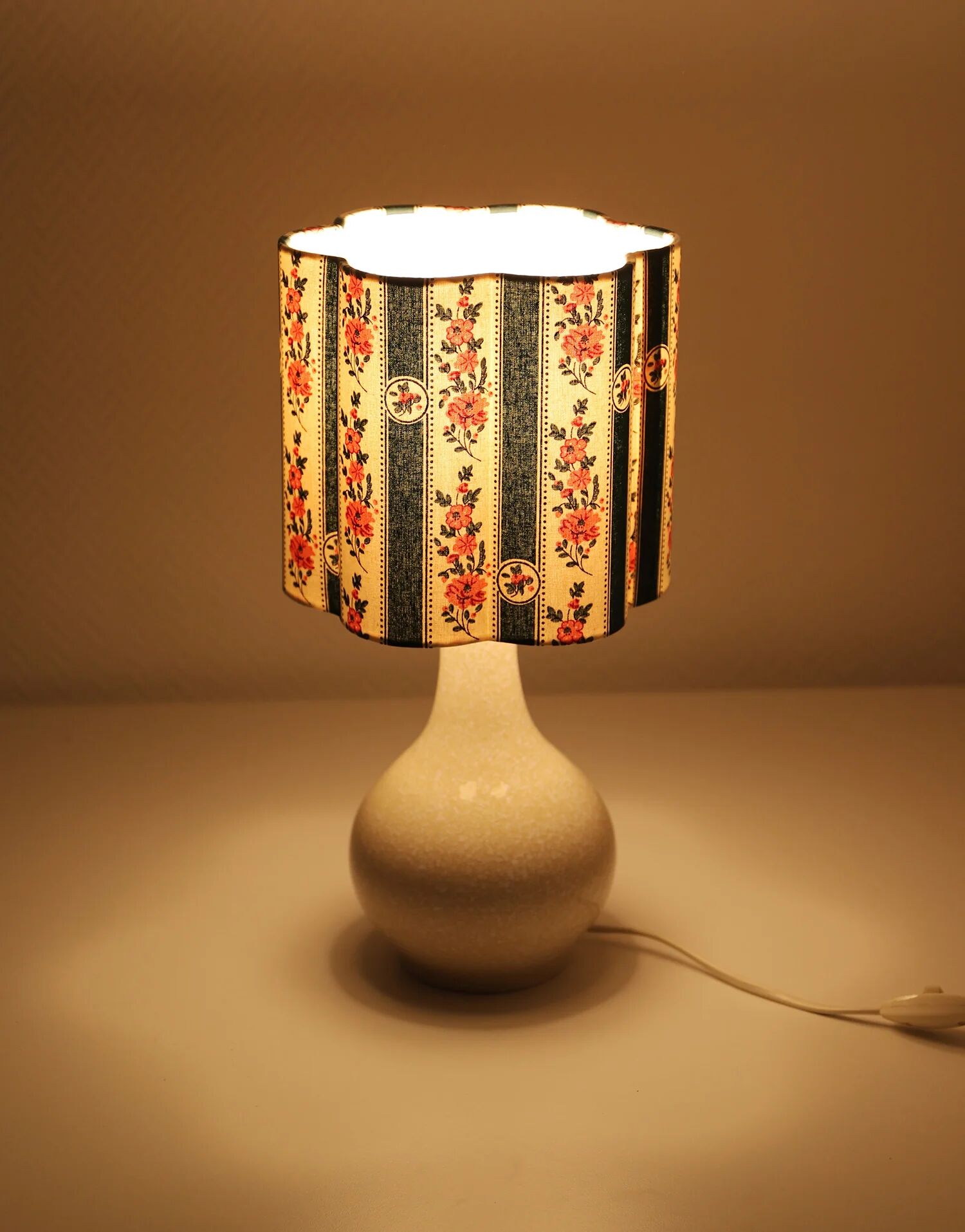Flower-shaped lampshade Flora "green overmount"