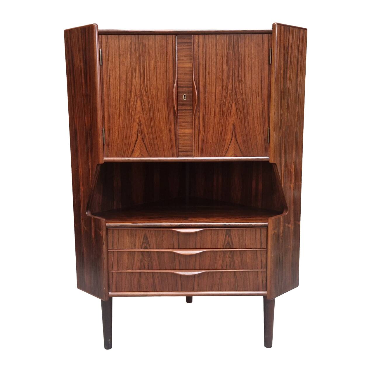 vintage Scandinavian corner in Rio rosewood