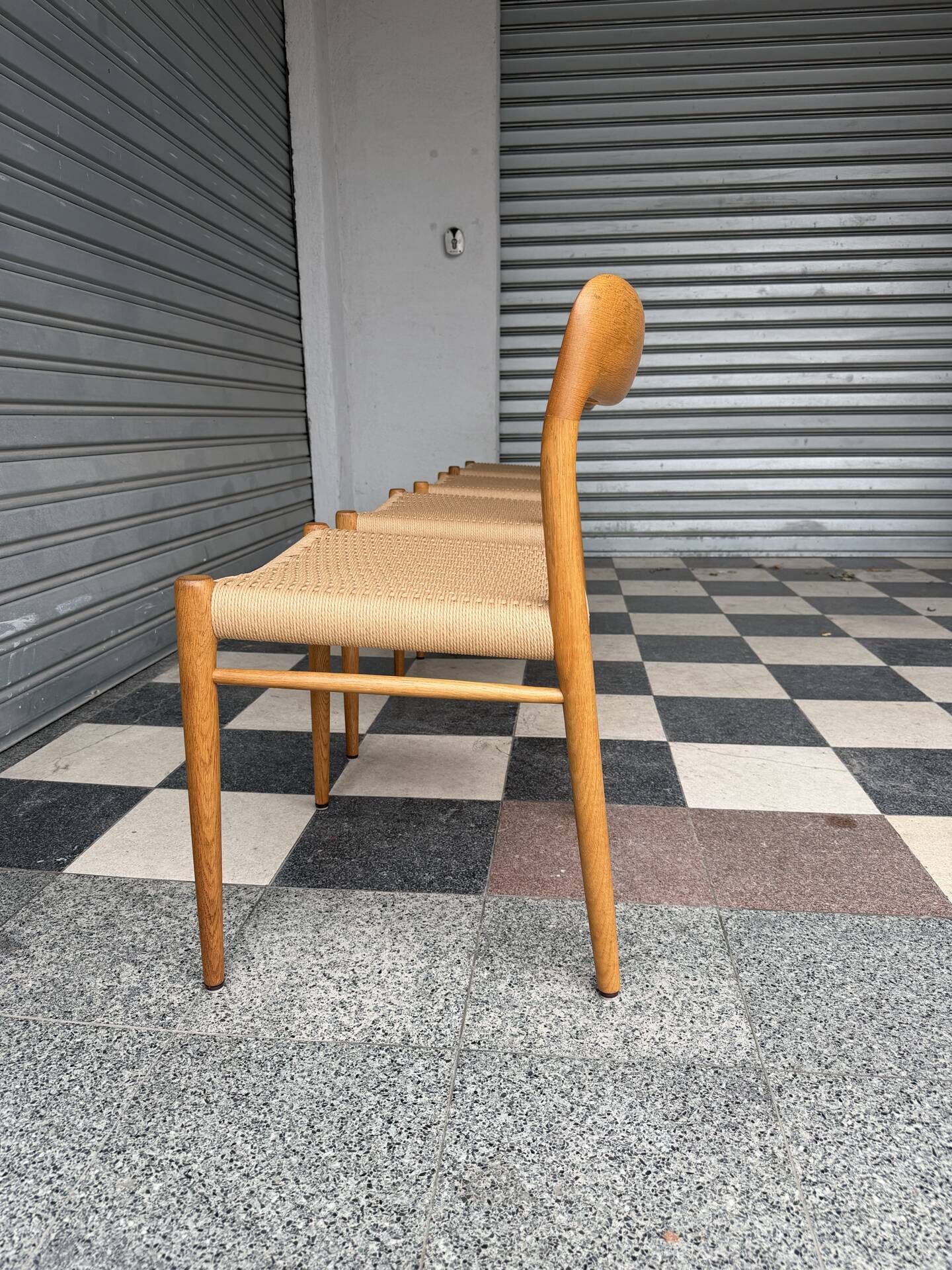 Set of 4 Møller 75 chairs in oak