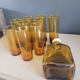 Service à boisson en verre ambré
