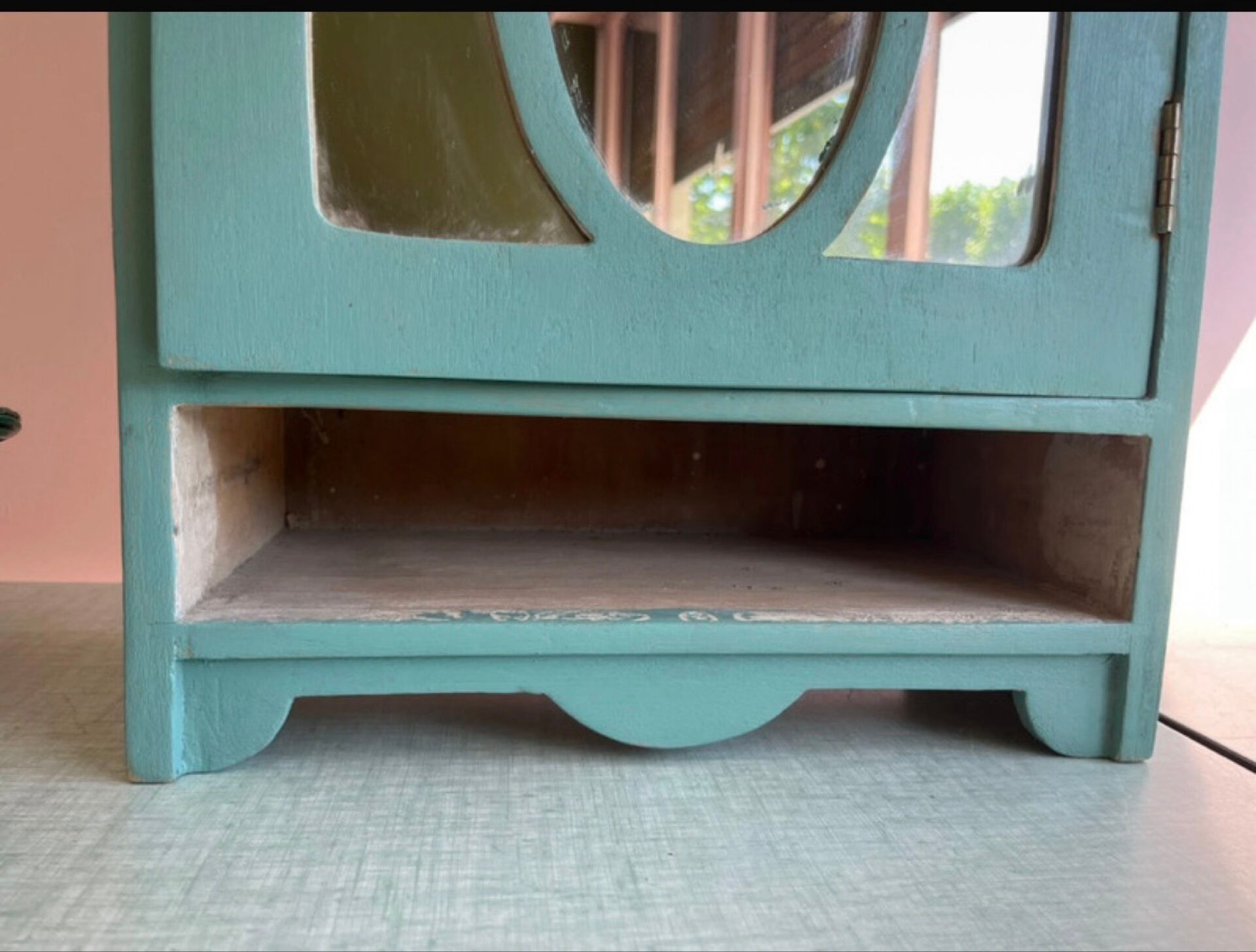Armoire de toilette vintage en bois