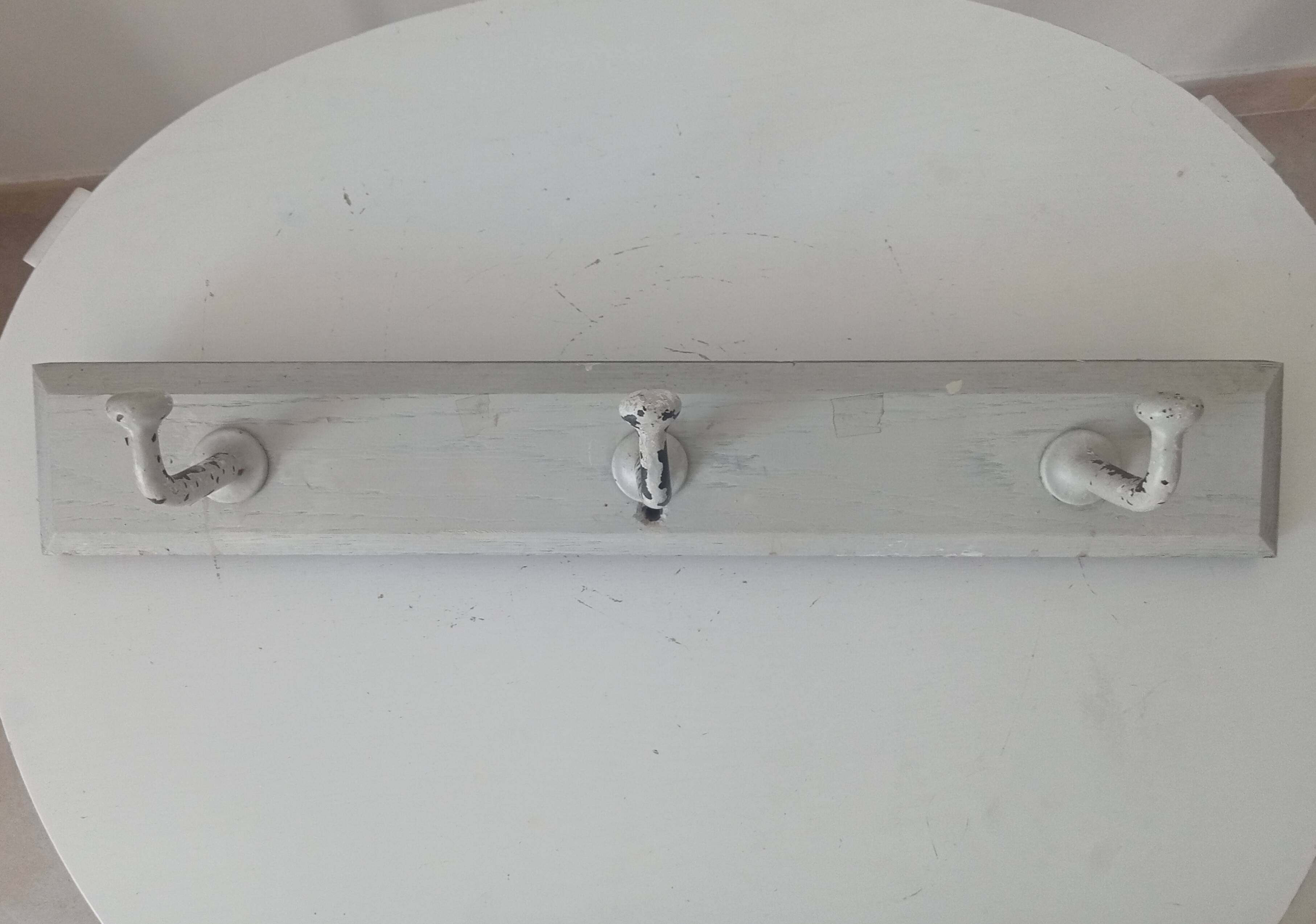 Vintage wall coat rack from the 1930s/1940s.