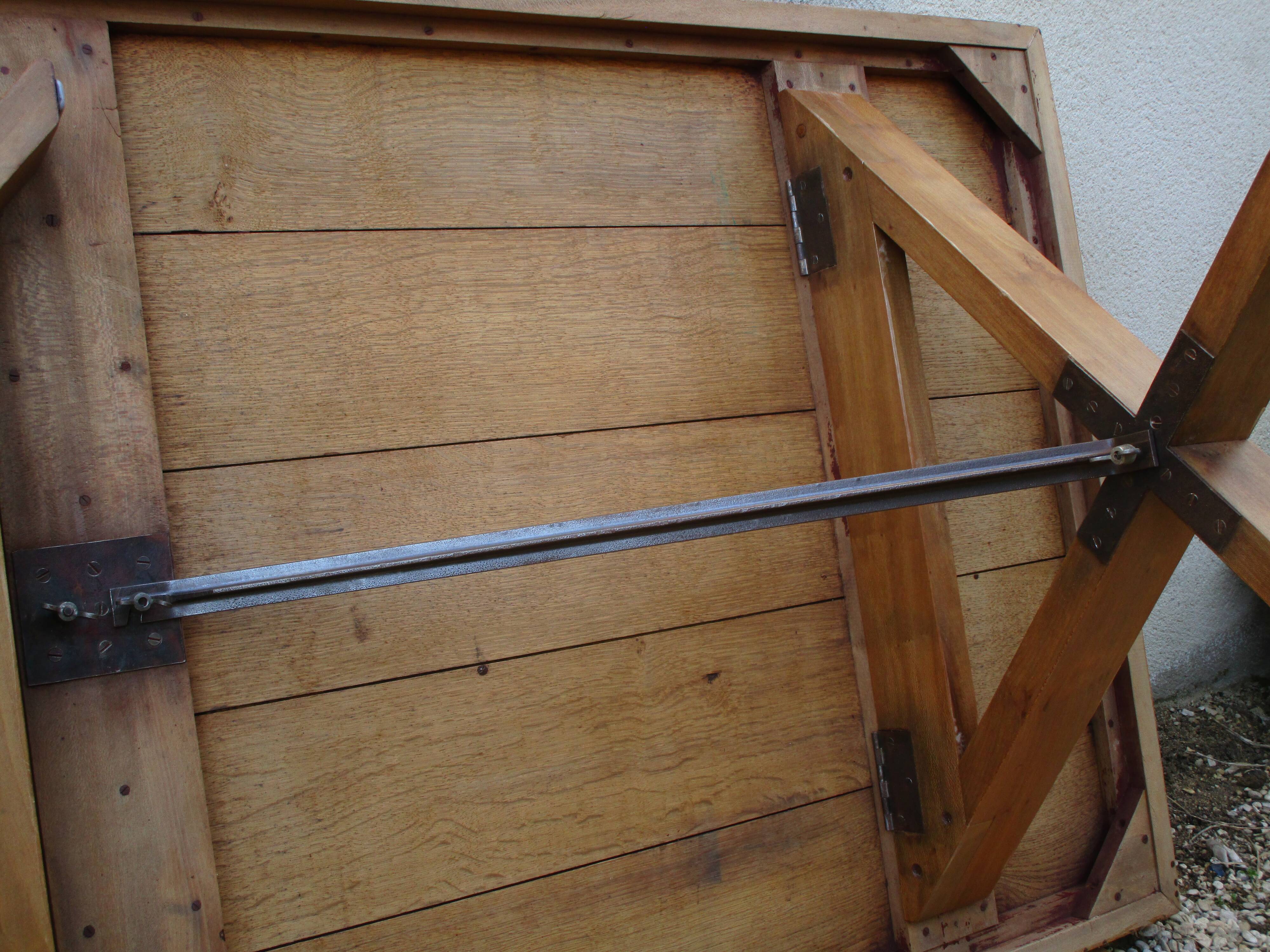 Table two folding legs