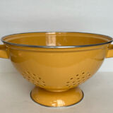 Enamelled sheet metal strainer