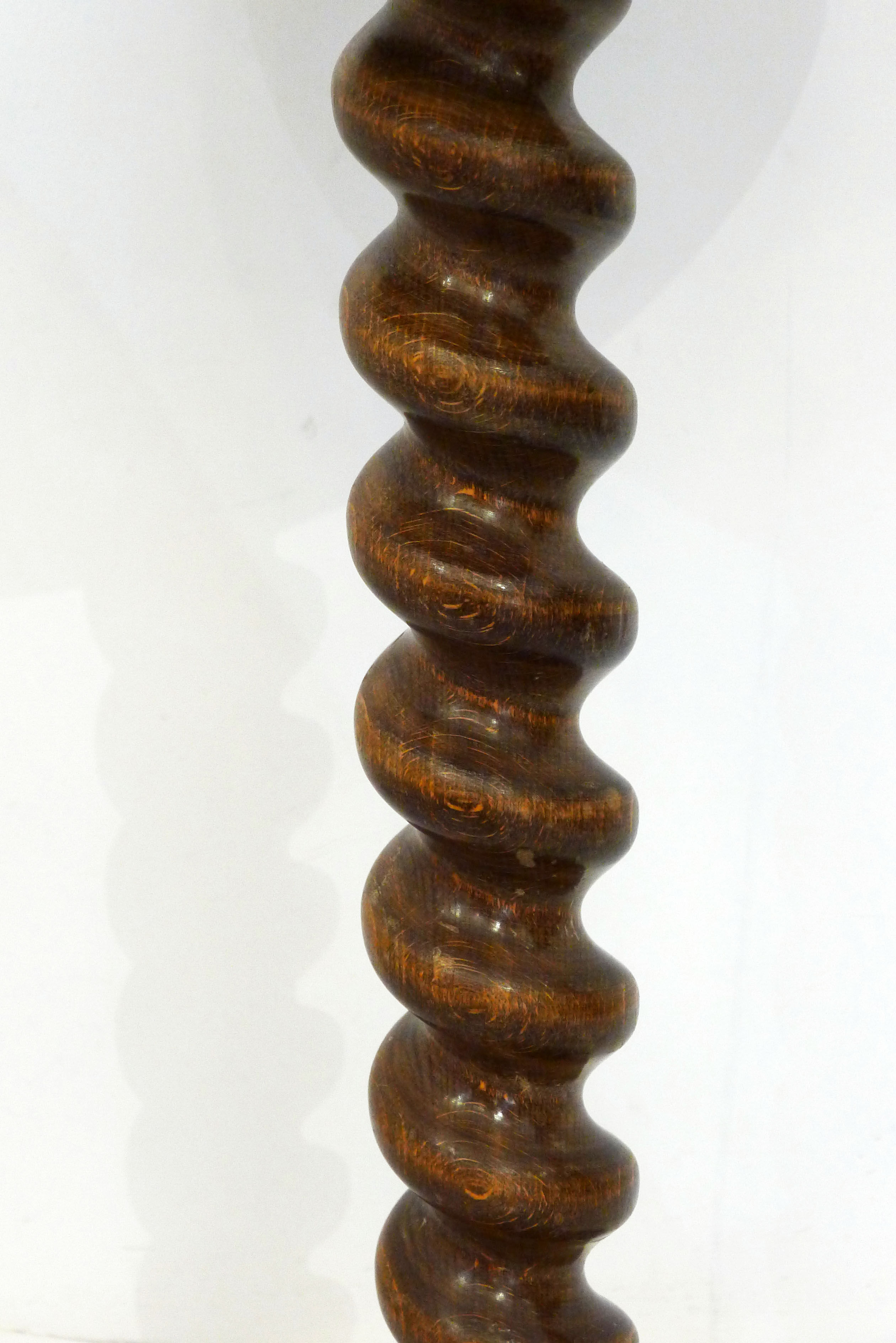 Small twisted column harness