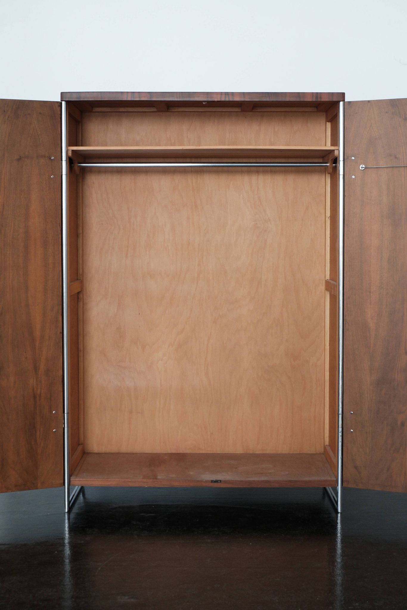 "KN 1" wardrobe by Mücke Melder