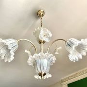 Murano chandelier with 3 iridescent flowers, 1980.