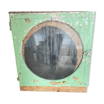 Bull's eye window frame