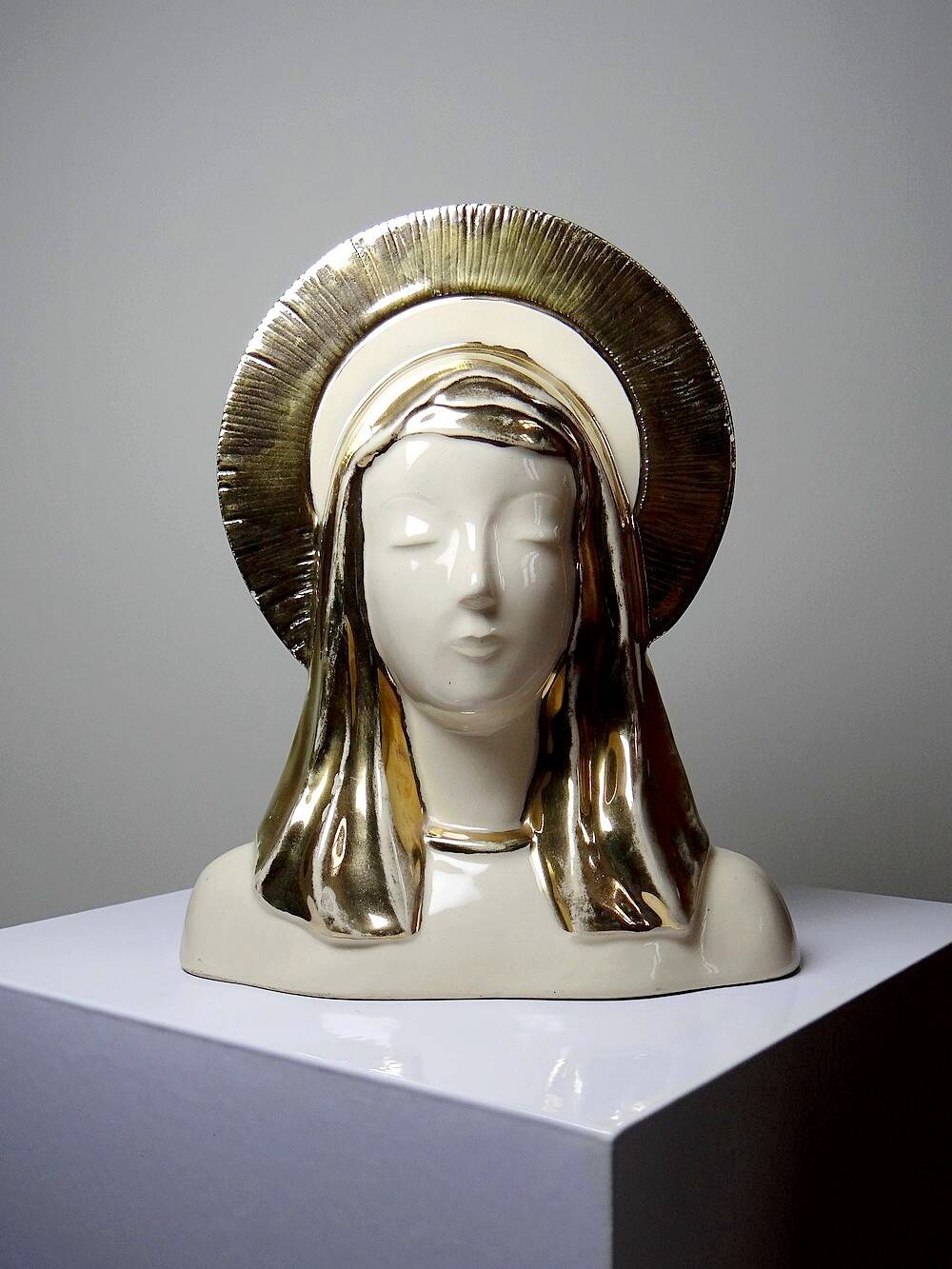 Bust of the Virgin with halo, glazed ceramic, vintage/antique craftsmanship