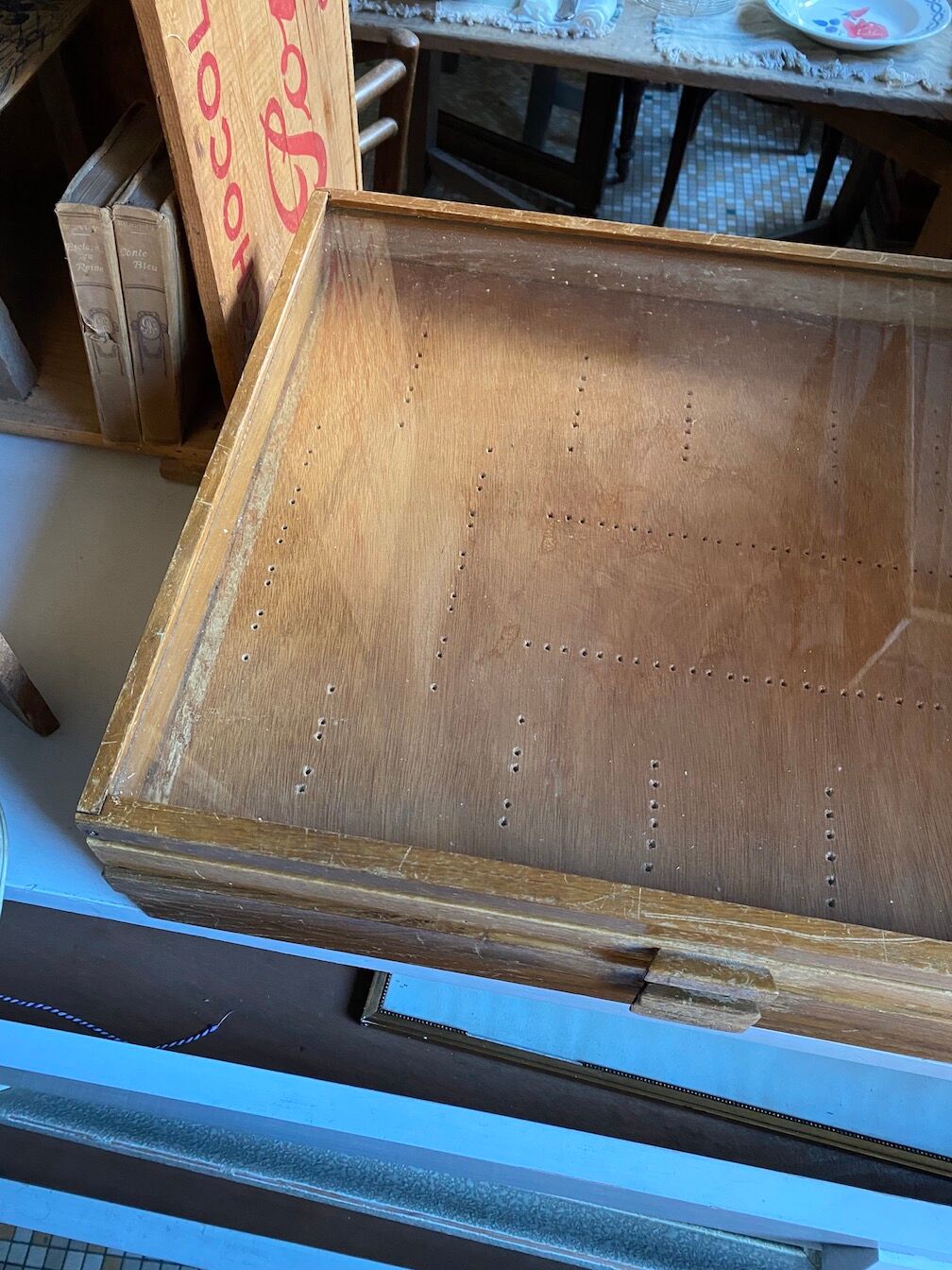 Antique trade showcase