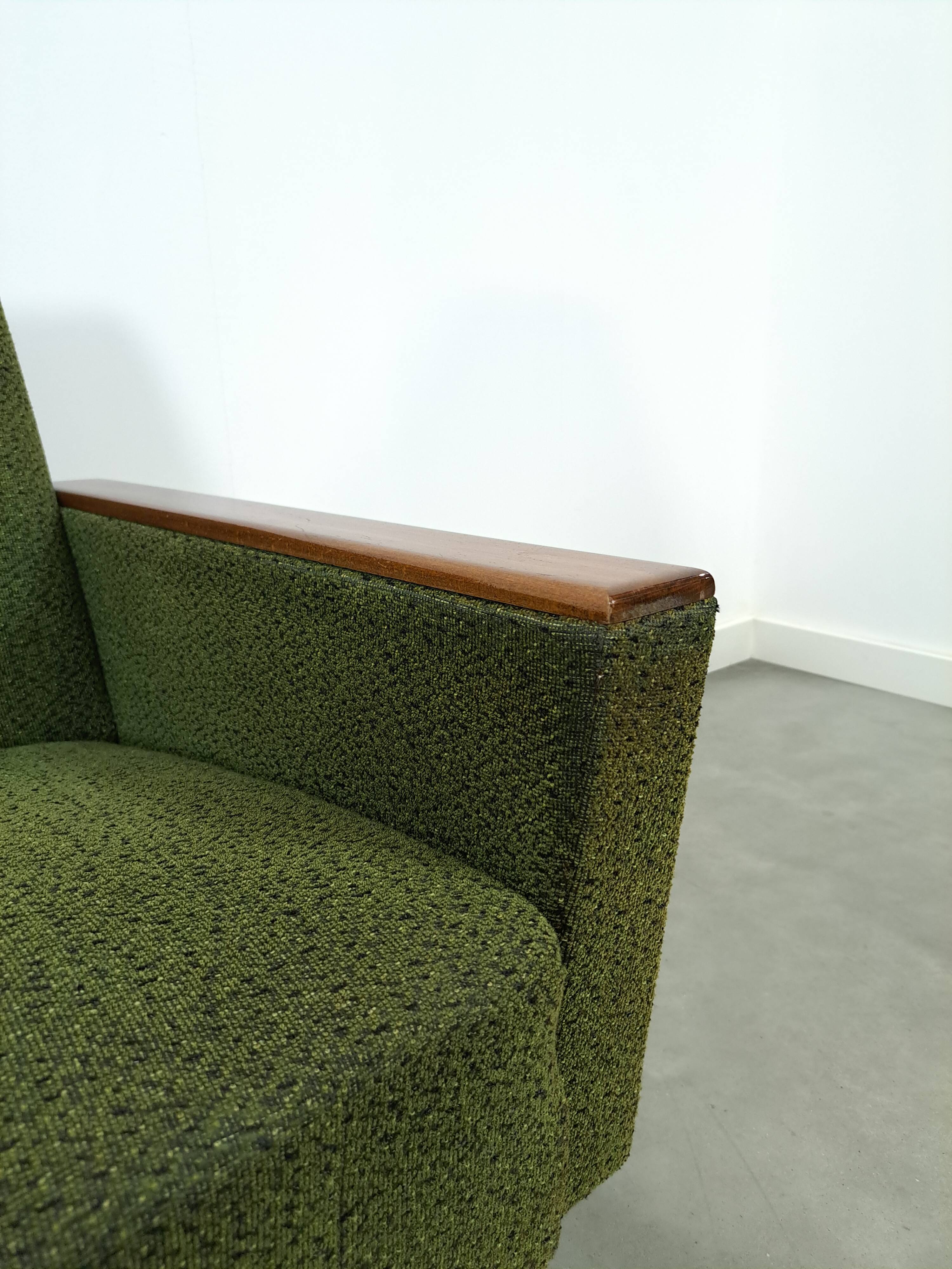 Fauteuil vert avec dossier en bois de teck