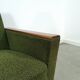 Fauteuil vert avec dossier en bois de teck
