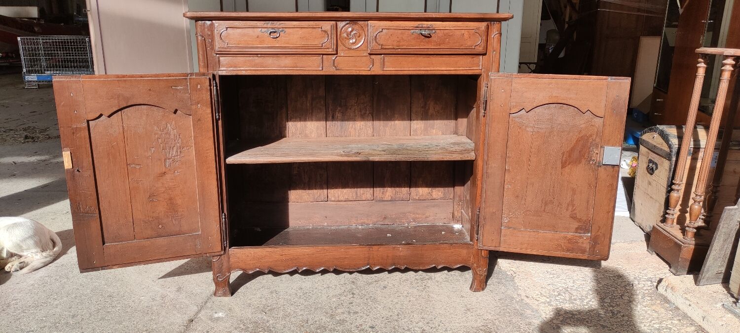 Louis xv walnut sideboard 18th century, Basque support buffet