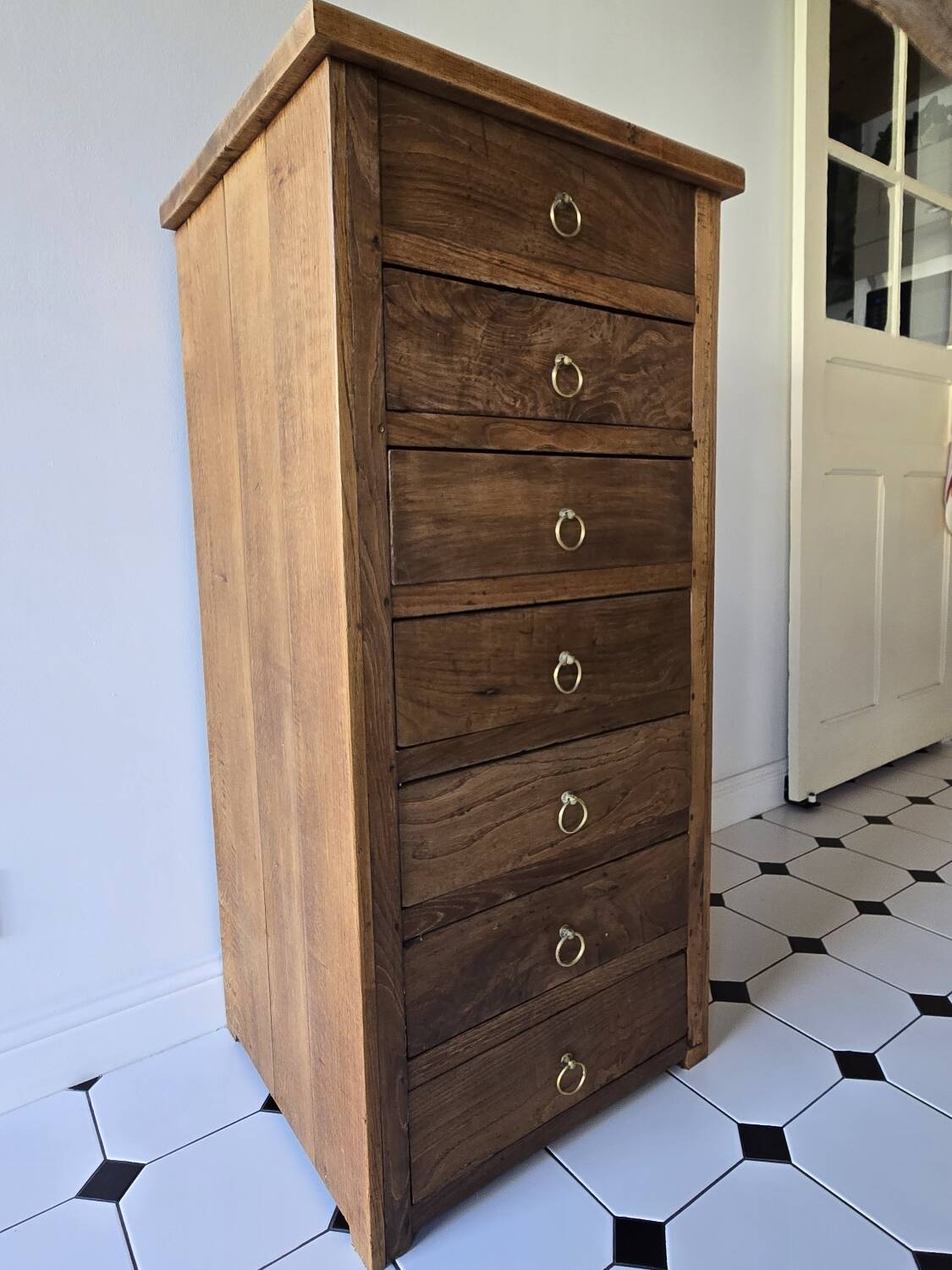 Solid oak chest of drawers